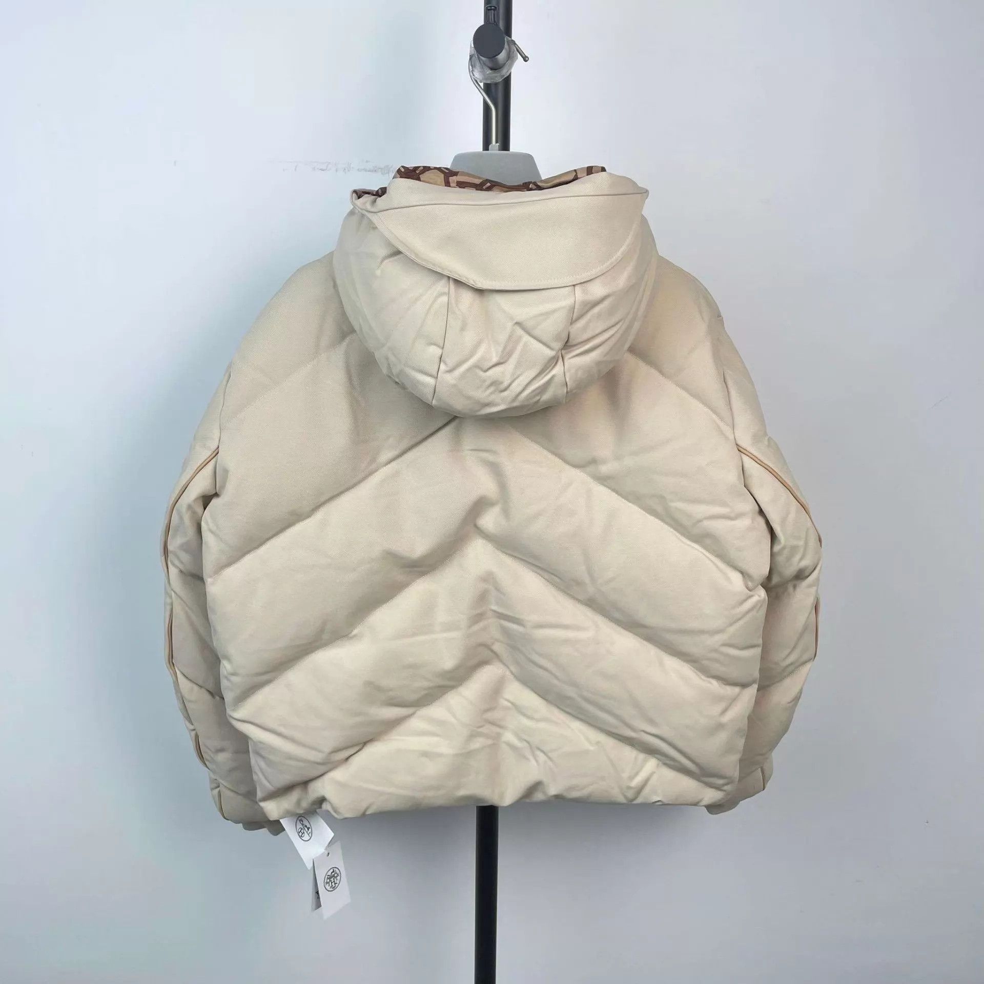 Hermes Hermès Beige Down Coat Size 36 New With Tags Size XS / US 0-2 / IT 36-38 - 2 Thumbnail