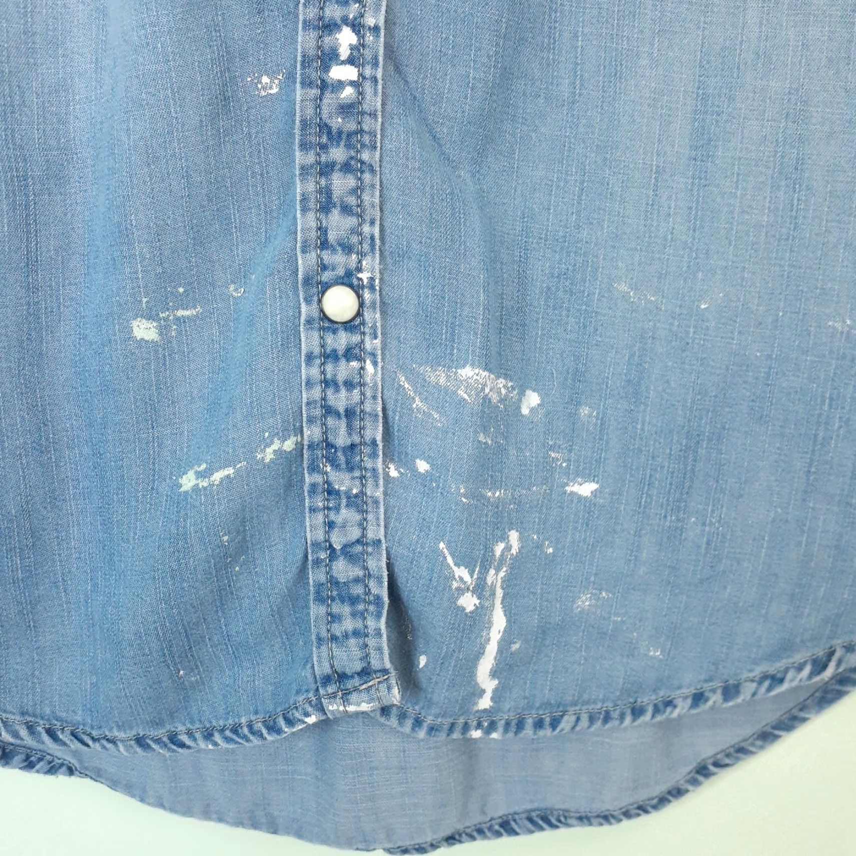 American Eagle Outfitters VINTAGE Chambray Cut Off Shirt Vest Quilt Patches Pearl Snap Paint Splatter L Size L / US 10 / IT 46 - 5 Thumbnail