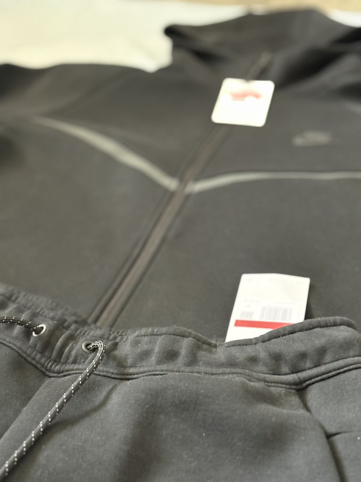 Nike (Size L, New with tags) FULL SET Nike Tech Fleece Full Zip Size US L / EU 52-54 / 3 - 4 Thumbnail