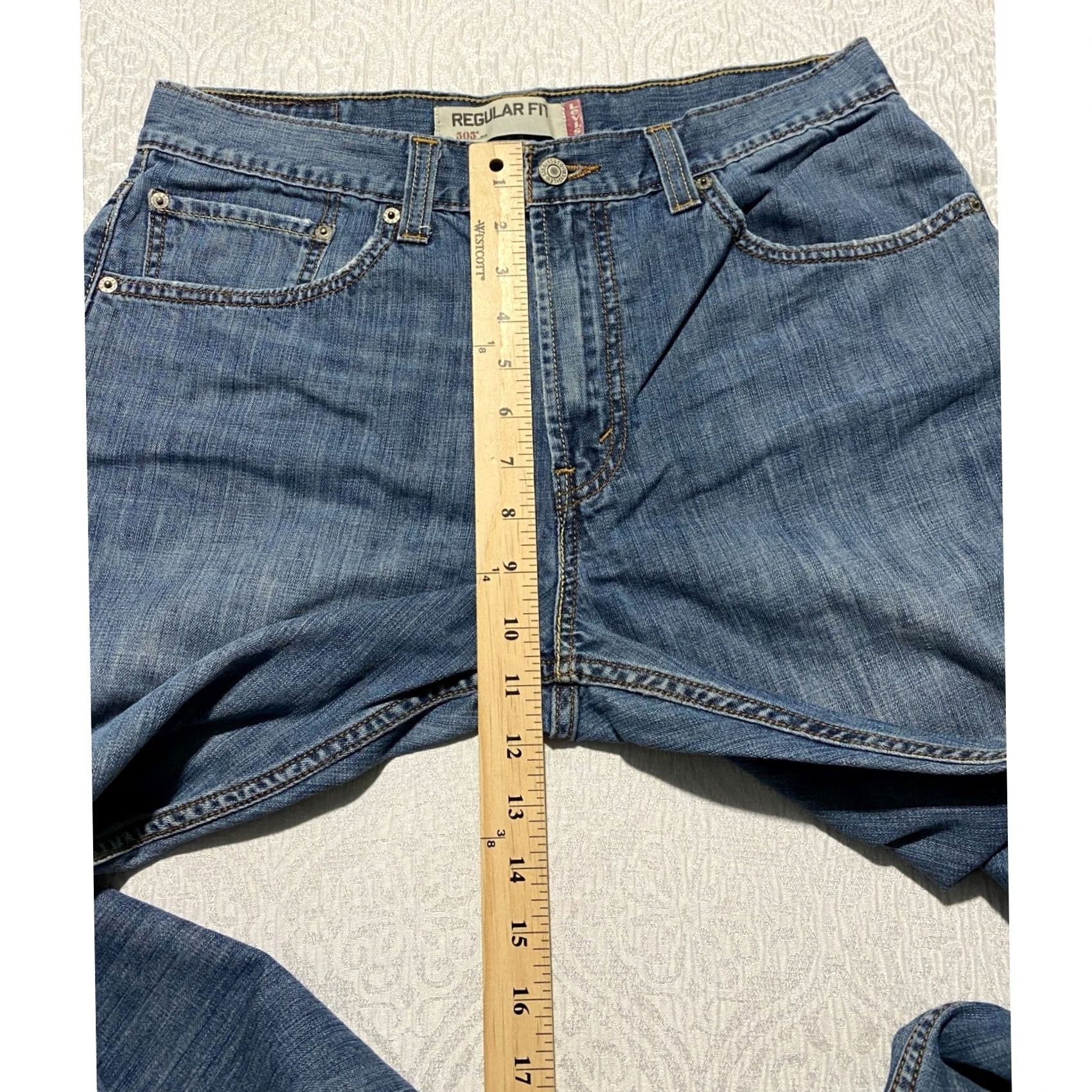 Levi's Levi's 505 Regular Fit Jeans Mens 33x30 Medium Wash Blue Straight Leg 100% Cotton Size US 33 - 4 Thumbnail