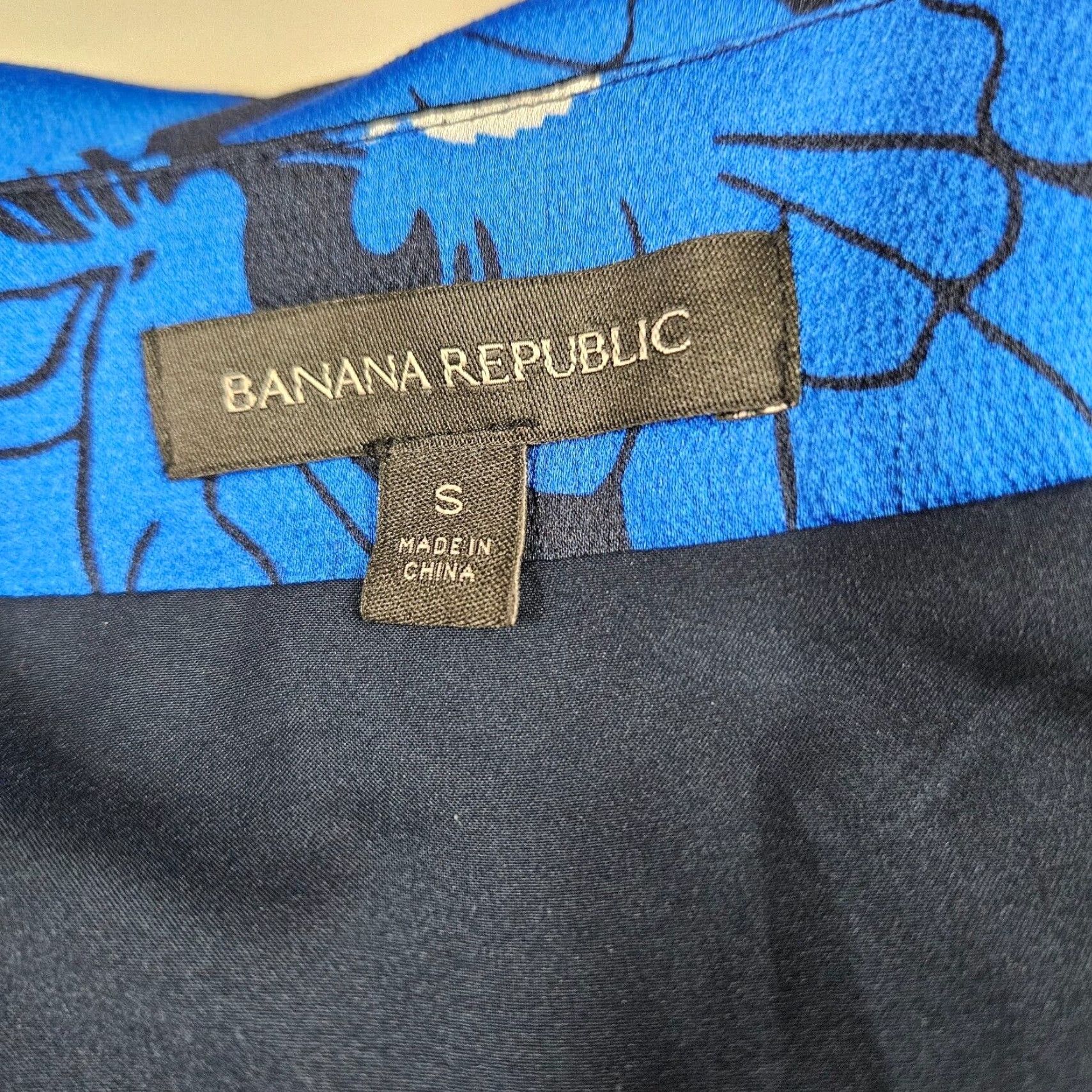 Banana Republic VINTAGE Banana Republic Womens Wrap Dress Sz Small Blue White Floral Short Sleeve Size 28" / US 6 / IT 42 - 6 Thumbnail