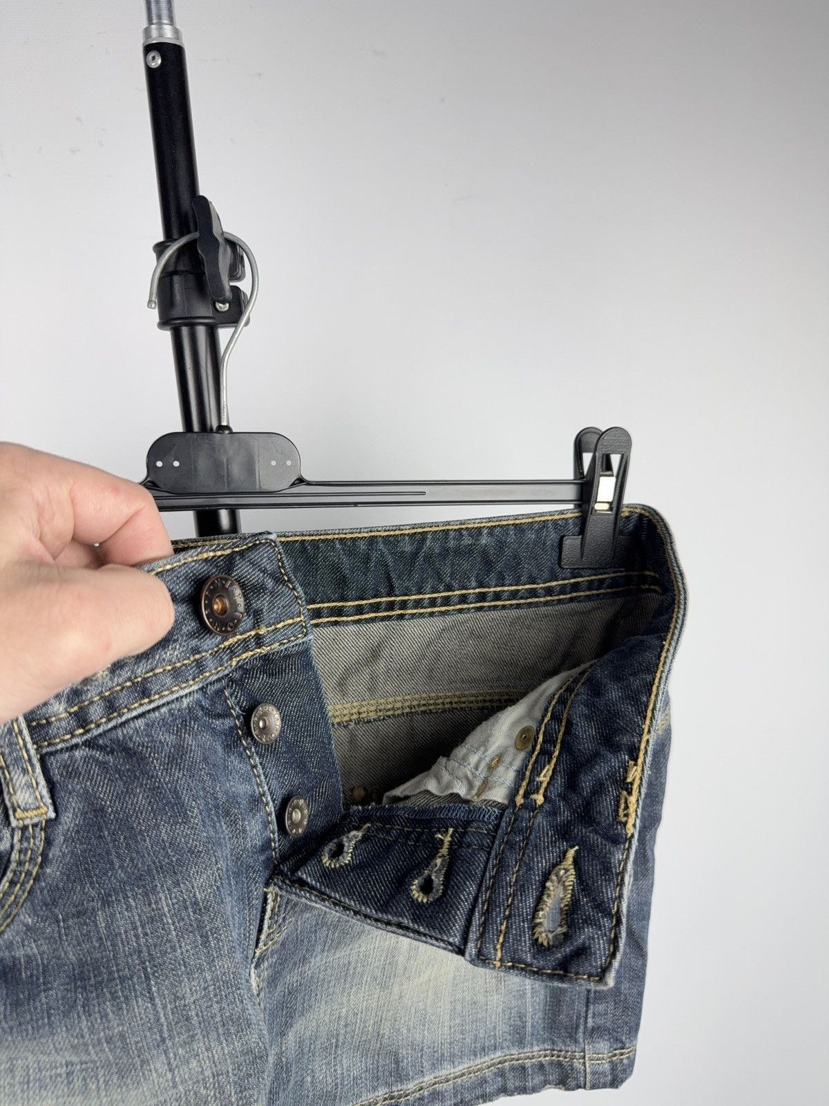 Benetton 00s Y2K Benetton Y2K Distressed Denim Mini Skirt Faded Wash Size 27" / US 4 / IT 40 - 10 Thumbnail