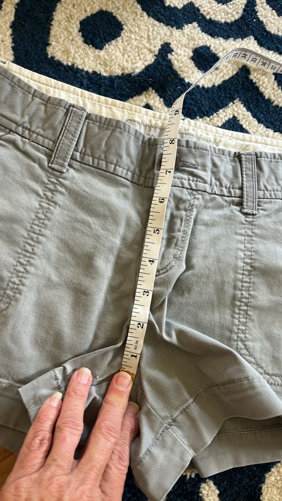 Old Navy Low Rise Gray Cotton Chino Shorts Old Navy Size 26" / US 2 / IT 38 - 11 Thumbnail