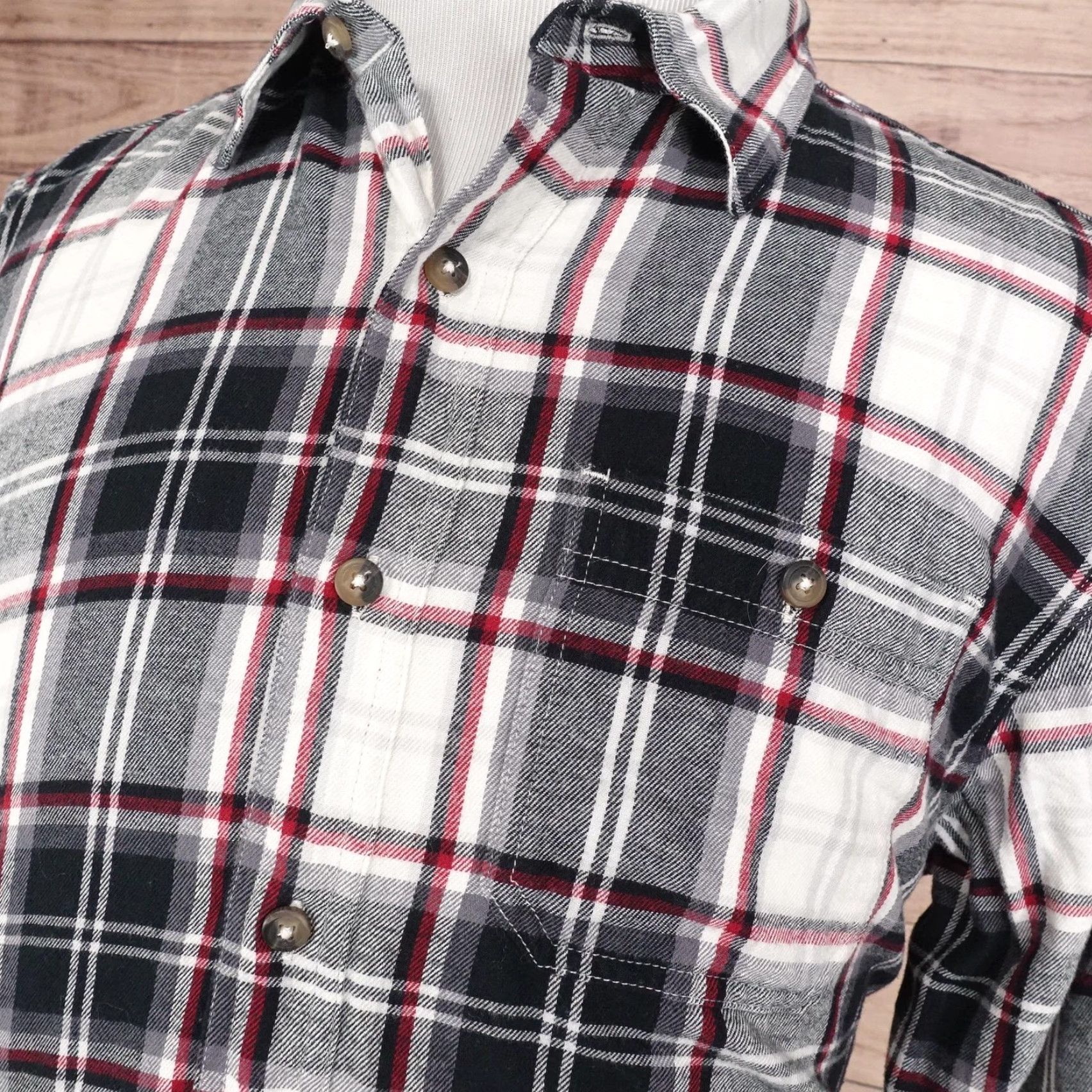 The Mountain Blue Mountain Shirt Mens Large Plaid Flannel Long Sleeve Button-Up Cotton Multicolor Jazz Black Red White Gray (90s) Womens? Size US L / EU 52-54 / 3 - 2 Thumbnail