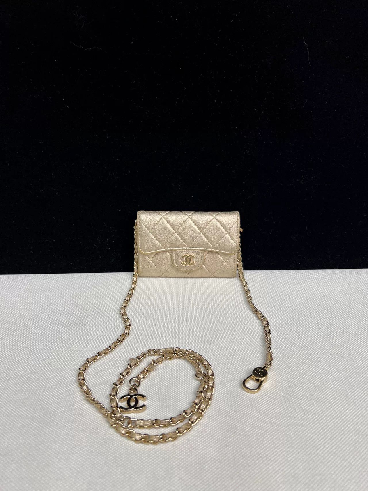 Chanel Pre-loved Bag Very good condition Size ONE SIZE - 1 Thumbnail