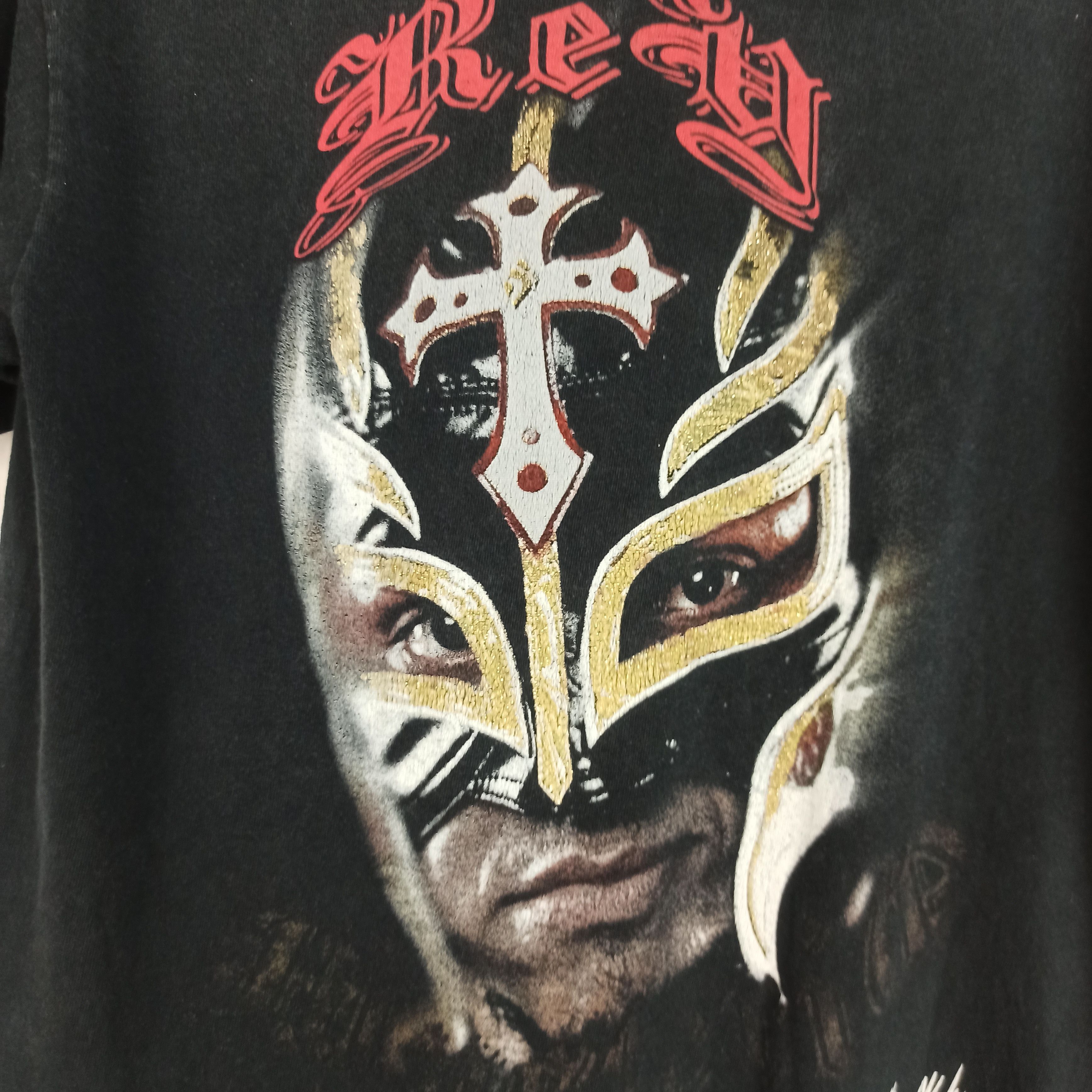 Vintage Vintage WWF Rey Mysterio Wrestling Tshirt Size US M / EU 48-50 / 2 - 2 Thumbnail