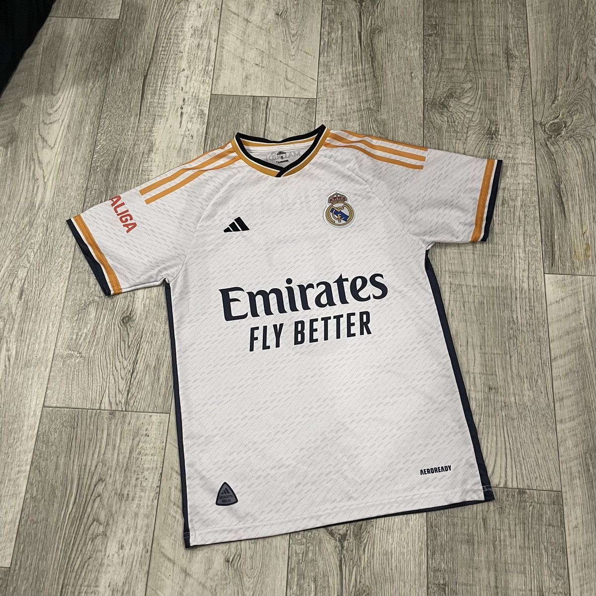 Adidas REAL MADRID FLY EMIRATES BELLINGHAM FOOTBALL SOCCER JERSEY Size US S / EU 44-46 / 1 - 1 Thumbnail