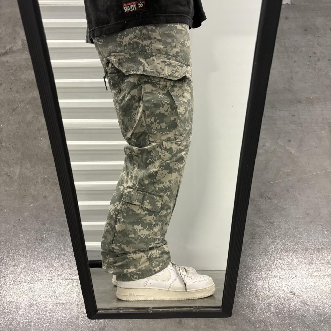 Vintage Crazy Vintage Y2K/2000s Baggy Camo Skater Grunge Military Cargo Pants! Size US 33 - 2 Thumbnail