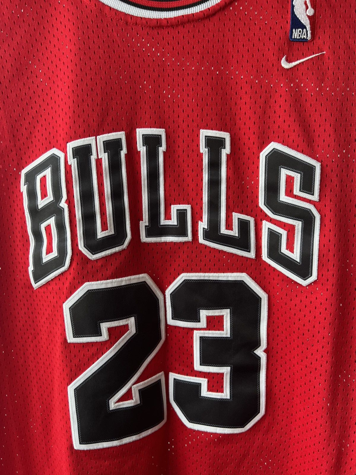 NBA 90’S NBA CHICAGO BULLS #23 JORDAN VINTAGE BASKETBALL JERSEY Size US L / EU 52-54 / 3 - 4 Thumbnail