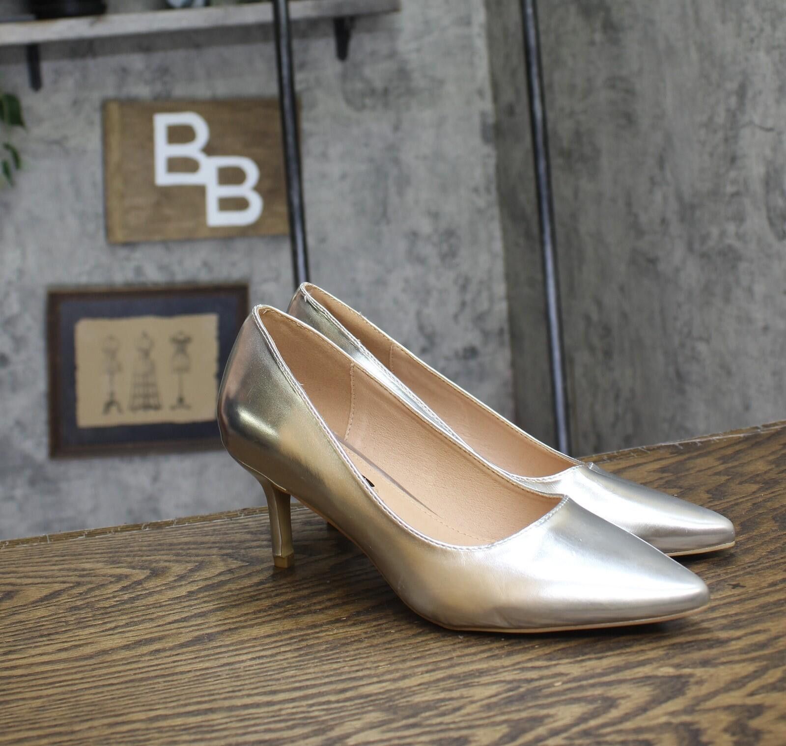 French Connection French Connection Womens Kate Flex Pumps Silver Gray 8.5m Size US 8.5 / IT 38.5 - 1 Thumbnail