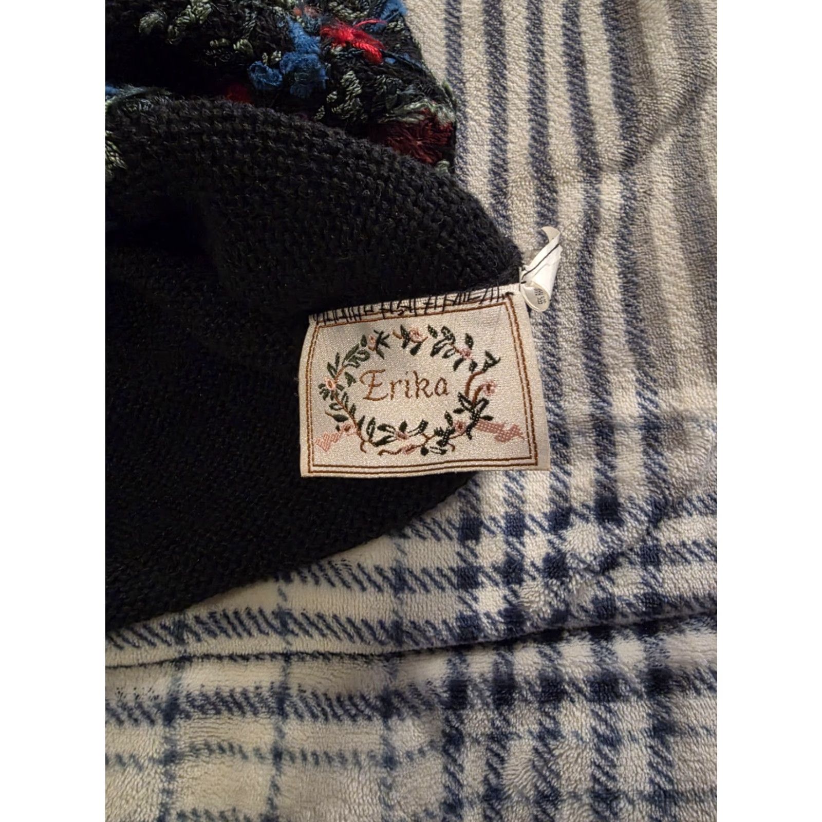 Vintage VINTAGE Erika Knit Cradigan Sweater Vest Embroidered Flowers Black Womens Large Size L / US 10 / IT 46 - 6 Thumbnail