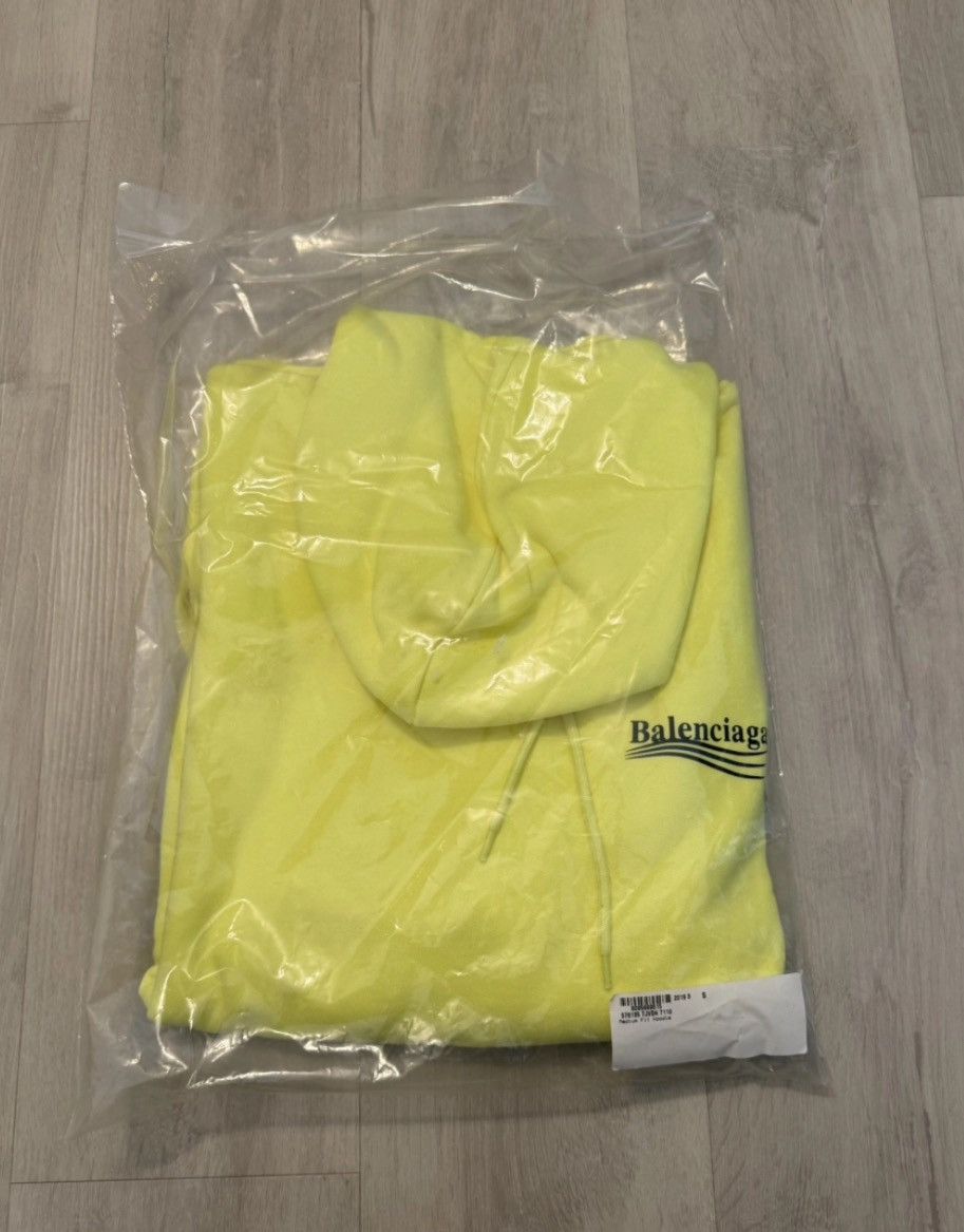 Balenciaga Balenciaga Political Campaign Hoodie ds with tags Size US L / EU 52-54 / 3 - 8 Thumbnail