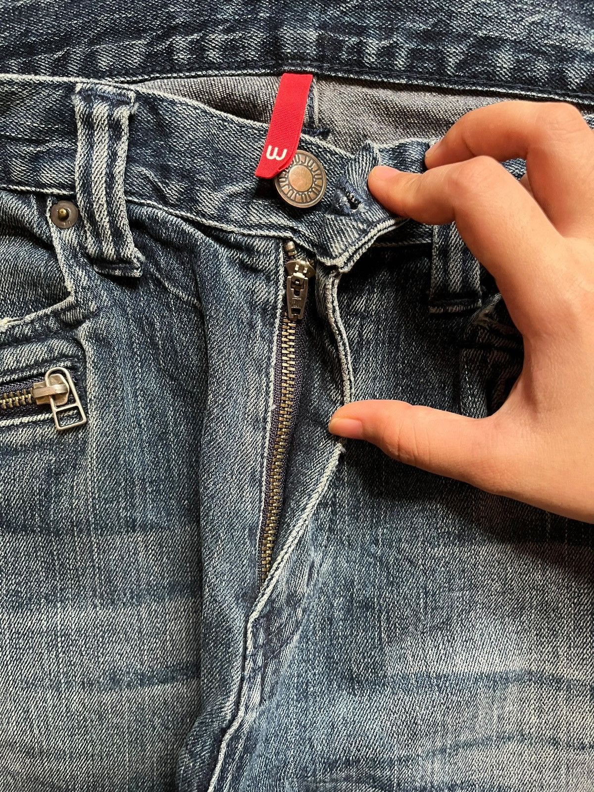 Japanese Brand × Jun Takahashi × Uniqlo SALES🔥Vintage Japanese Uniqlo Blue Distressed Loose Jeans Size US 35 - 3 Thumbnail