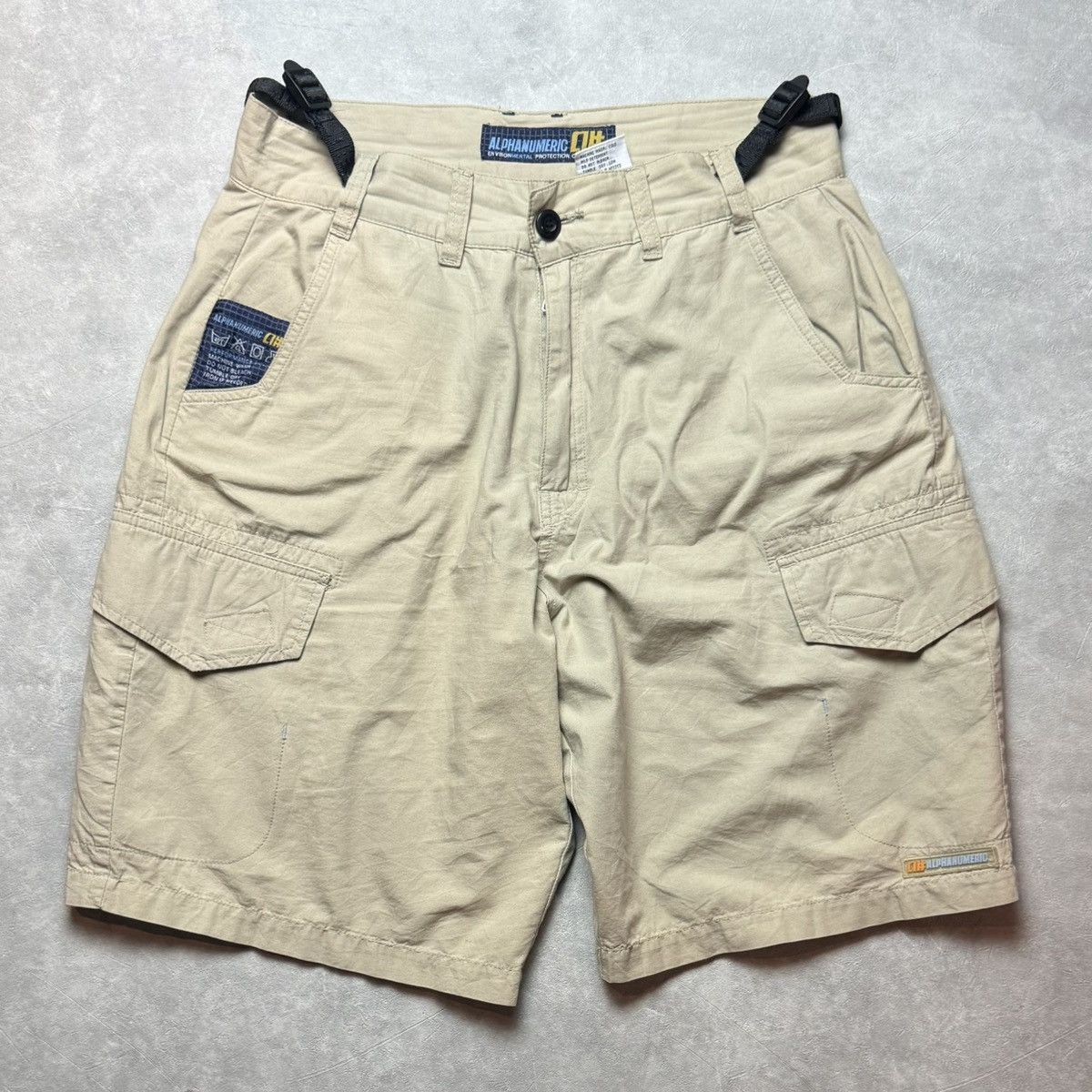 Alphanumeric Vintage Alphanumeric Skates Shorts Size US 34 / EU 50 - 1 Thumbnail