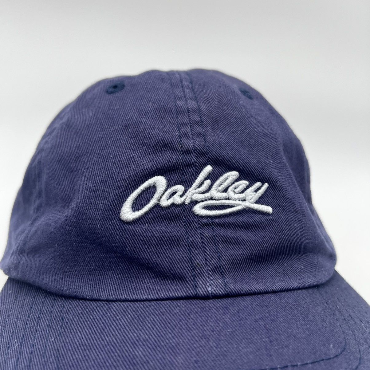 Oakley Rare Oakley Hat Navy Blue Vintage Red Label Y2K Baseball Cap Size ONE SIZE - 2 Thumbnail