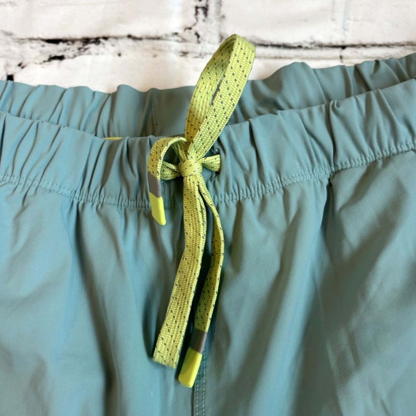 Fabletics VINTAGE? No. Size US 33 - 5 Thumbnail