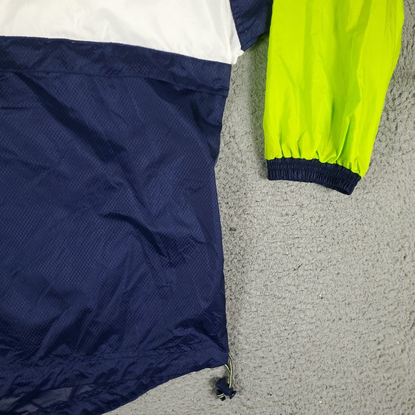 Nike VINTAGE Nike Jacket Womens M Blue Green Windbreaker Full Zip Pockets 90s Style, Regular Fit, Solid Pattern, Nylon Outer Shell, Nike, Jacket Size M / US 6-8 / IT 42-44 - 4 Thumbnail