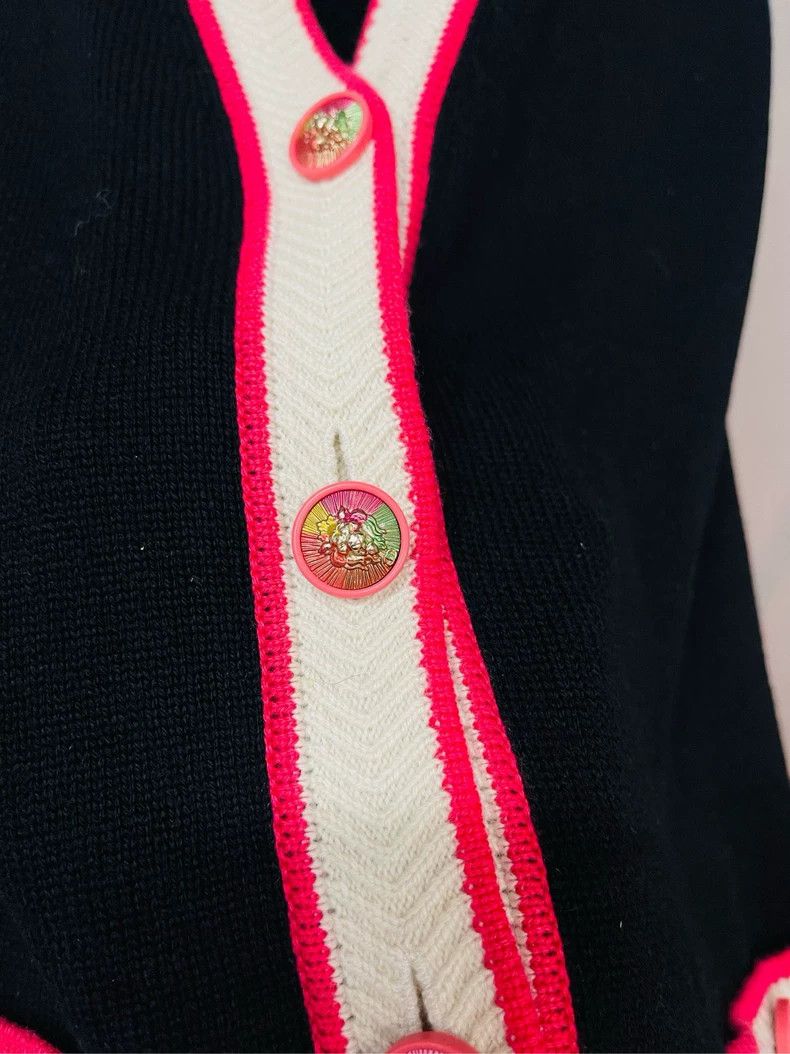 Chanel Chanel Black and red cashmere lion head knitted cardigan ja Size XS / US 0-2 / IT 36-38 - 4 Thumbnail