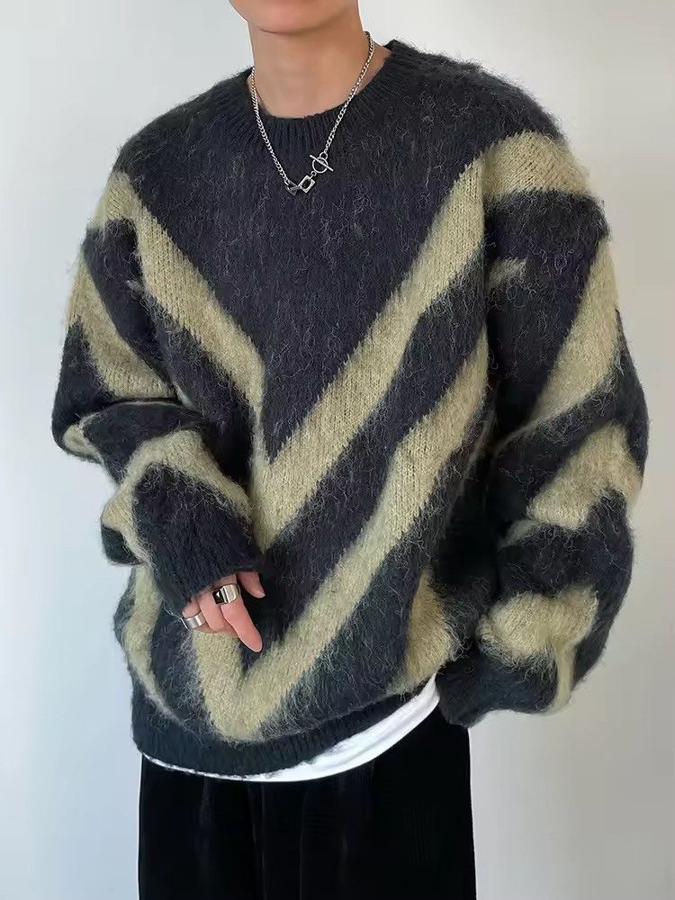 Japanese Brand Printed Knitted Pullover Sweater Long Sleeve O Neck Size US XXL / EU 58 / 5 - 1 Thumbnail