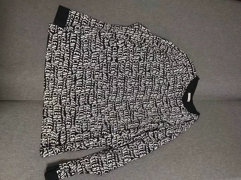 Balenciaga Balenciaga Full Print Long Sleeve Hoodie XS Size US XS / EU 42 / 0 - 1 Thumbnail