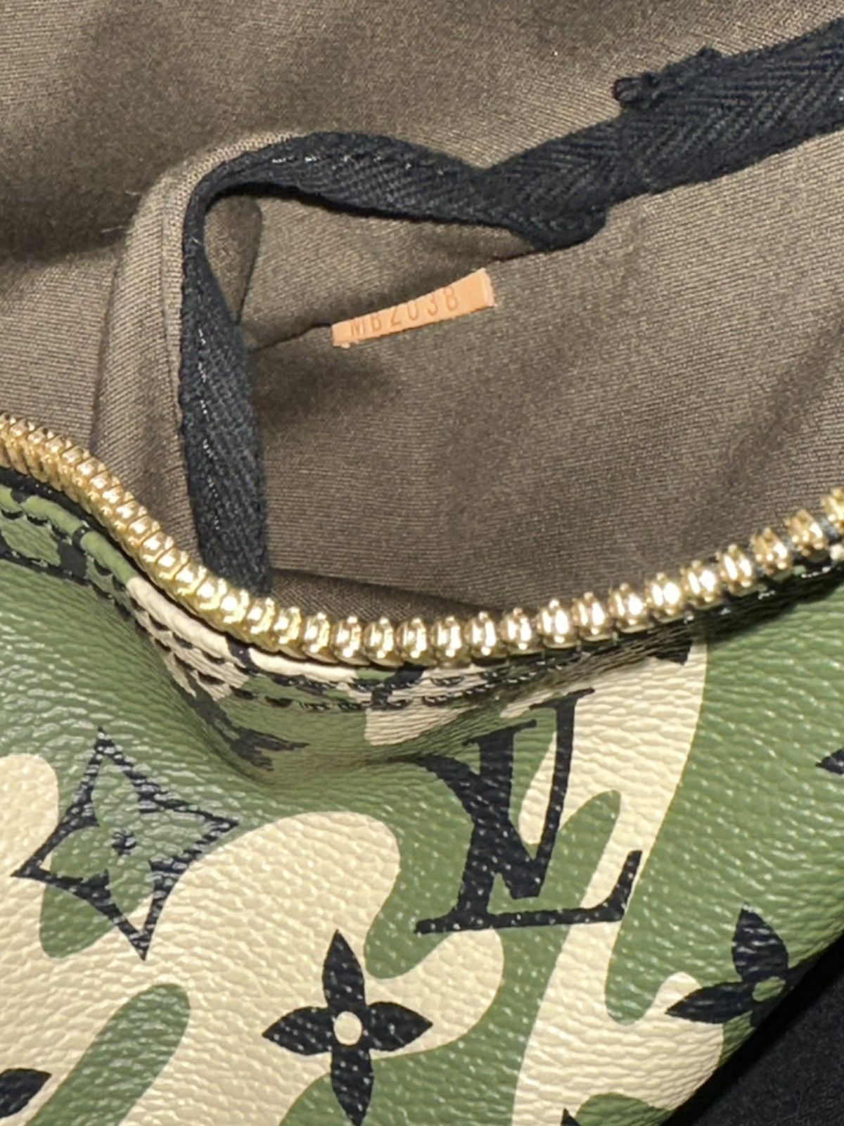 Louis Vuitton × Takashi Murakami Louis Vuitton x Murakami Monogramouflage Duffle Keepall 55 Size ONE SIZE - 21 Thumbnail