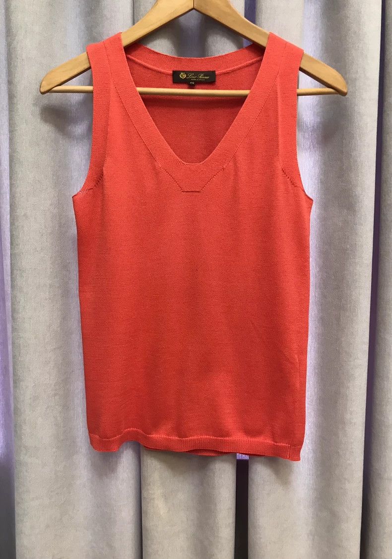 Loro Piana Loro piana Silk knitted vest 2506-Nextarrow Size XS / US 0-2 / IT 36-38 - 1 Thumbnail