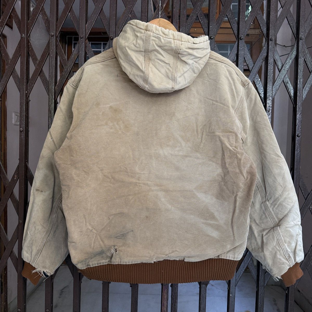 Carhartt Vintage Carhartt Active Thrashed Brown Jacket J140 BRN Size US L / EU 52-54 / 3 - 2 Thumbnail