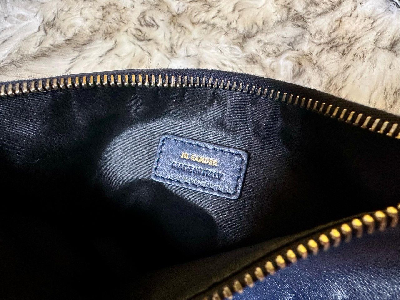 Jil Sander Authentic Jil Sander Navy Blue Leather Clutch Bag Size ONE SIZE - 8 Thumbnail