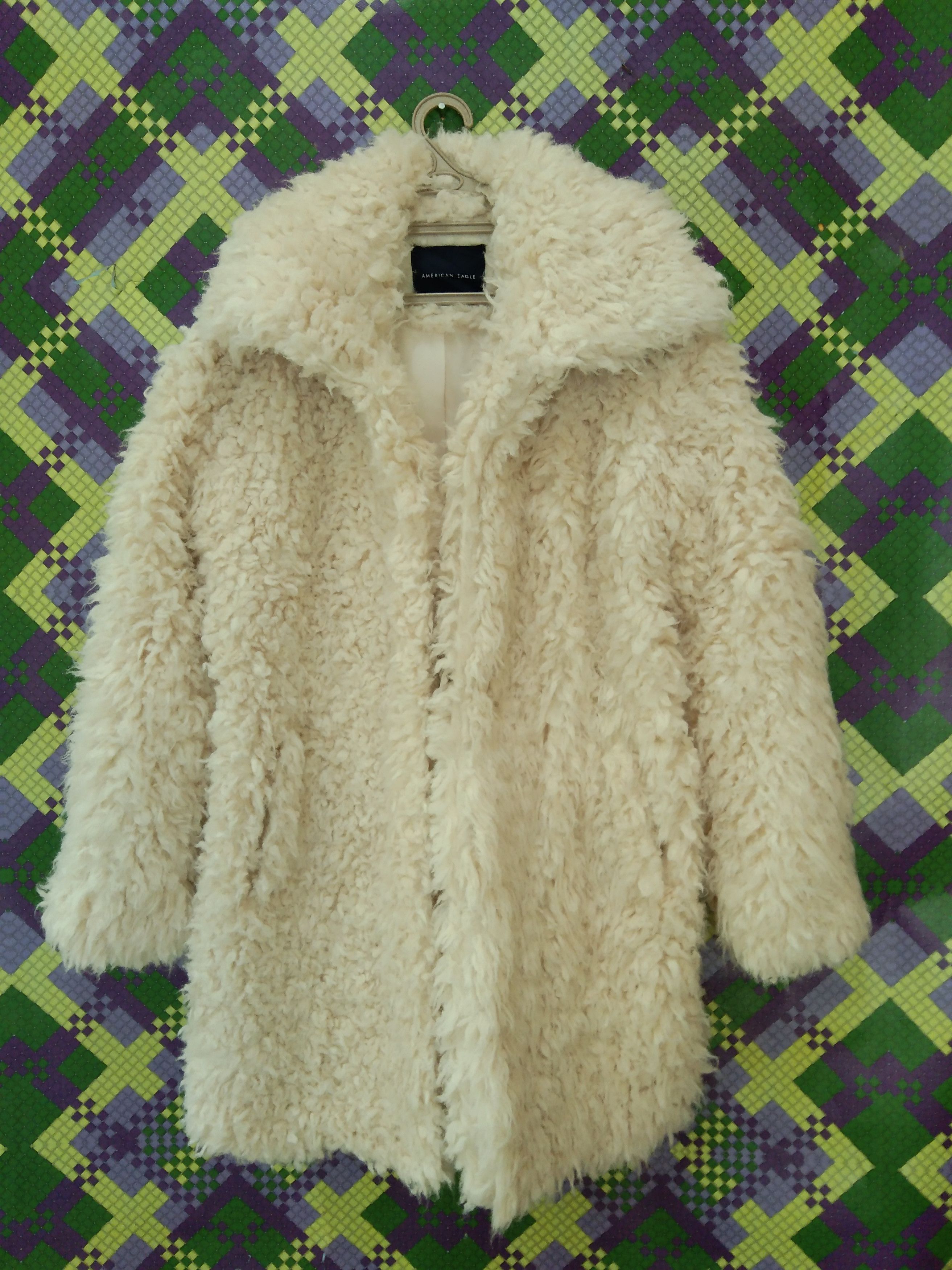 WINTER COAT AMERICAN EAGLE OUTFITTERS(FAUX FUR)