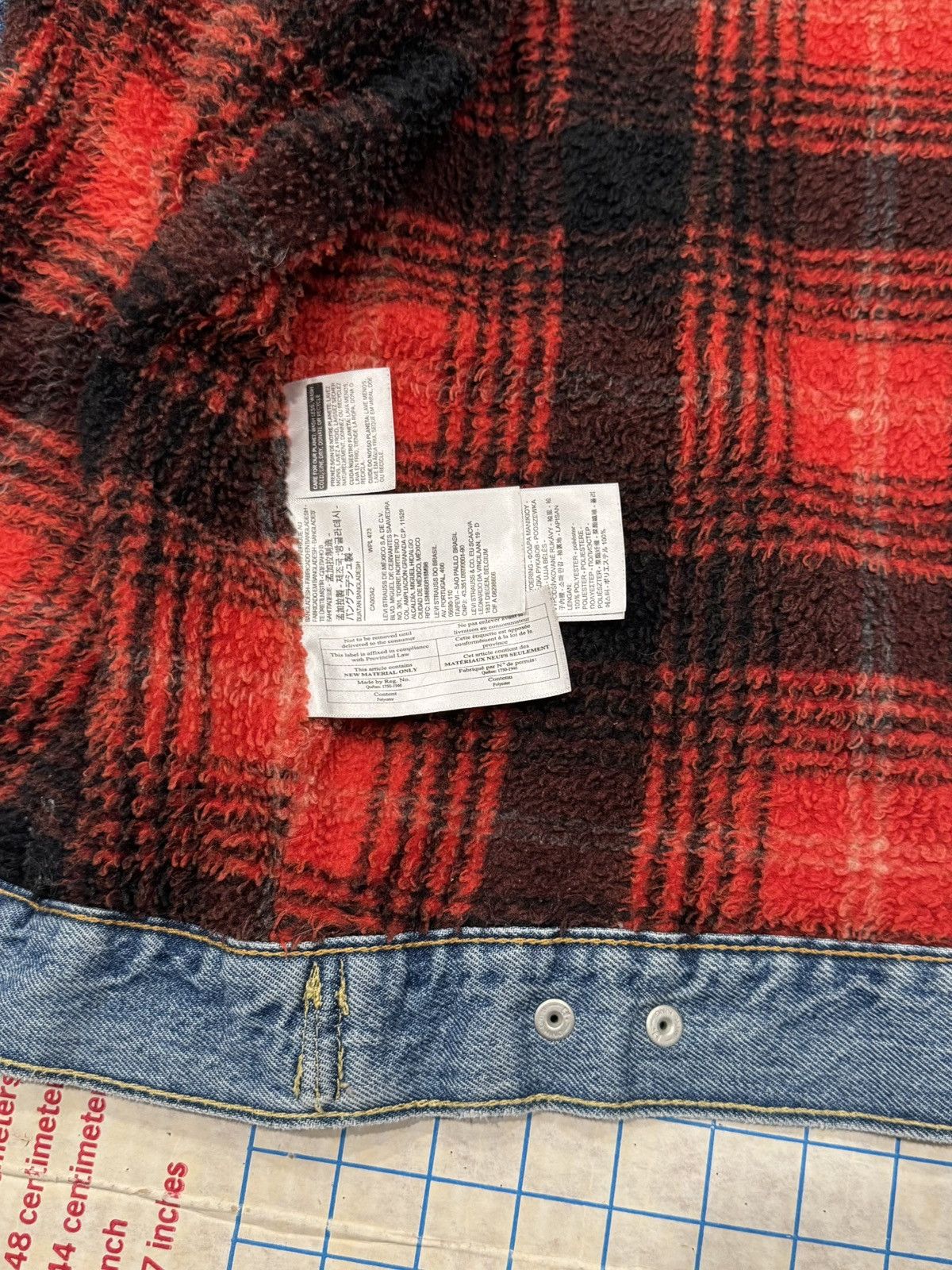 Levi's Levi’s Plaid Lined Denim Jacket Mens Size Medium Light Wash Size US M / EU 48-50 / 2 - 8 Thumbnail