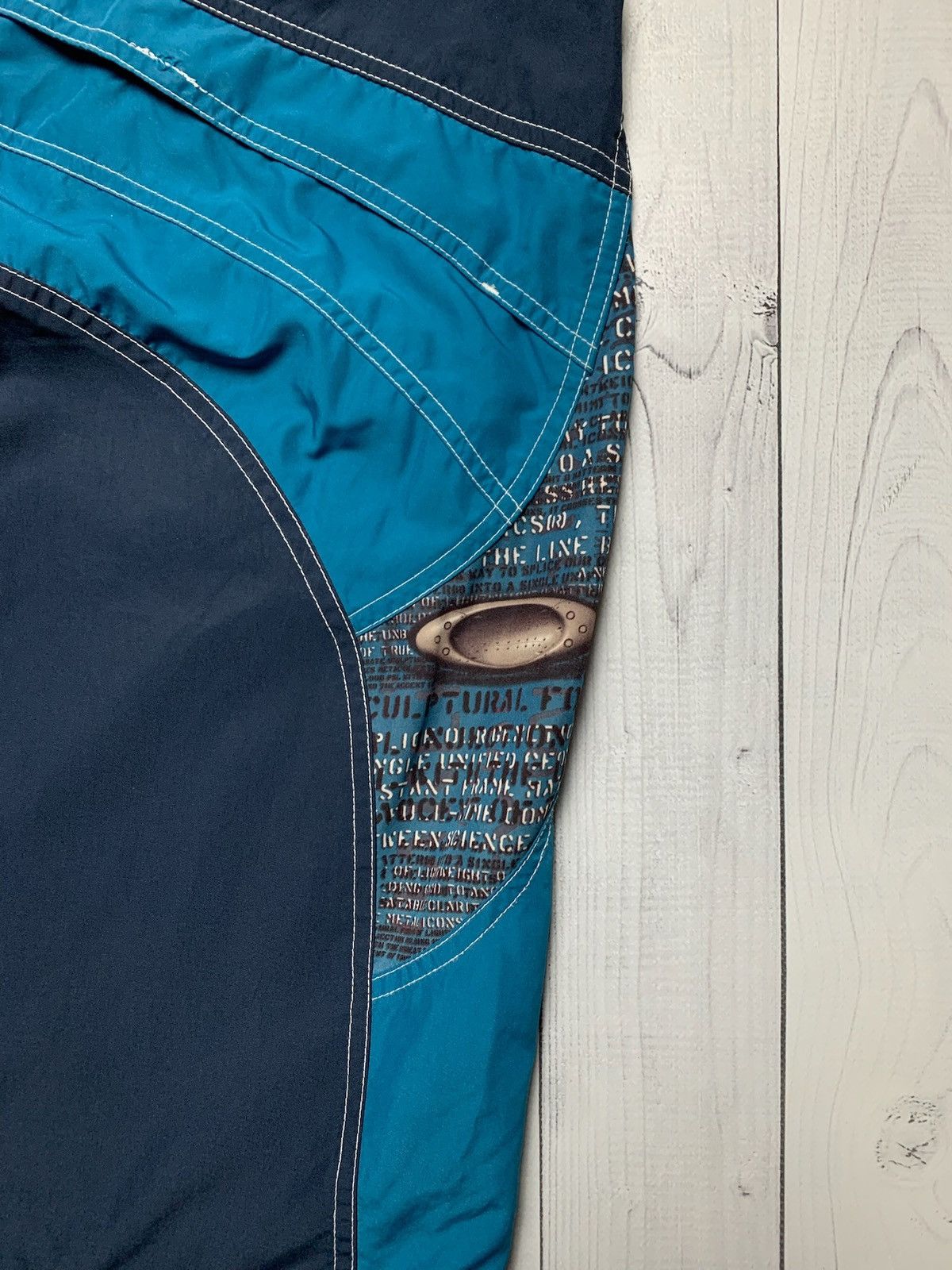 Oakley × Vintage Vintage Oakley logo surf shorts size S logo rare wave Size US S / EU 44-46 / 1 - 5 Thumbnail