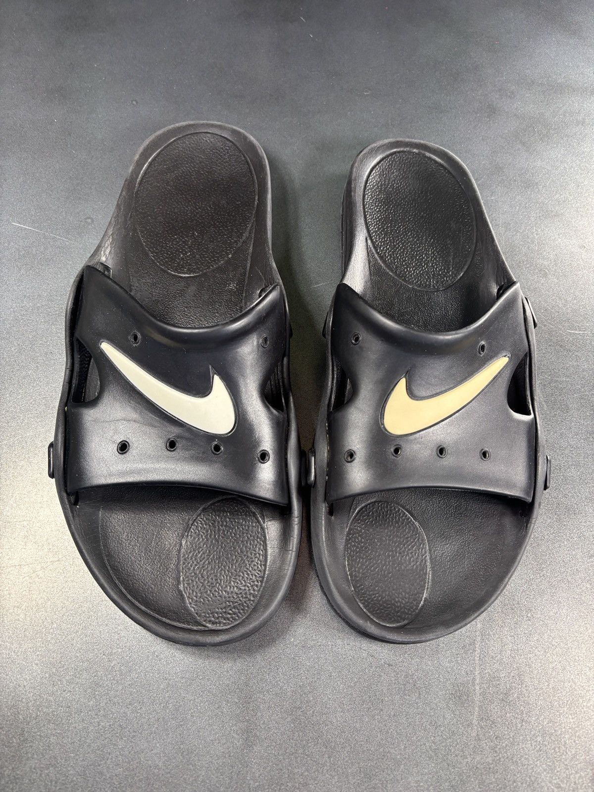Nike 1990s Nike Sandals Vintage Made in Italy Slip On Flip Flops Size US 10 / EU 43 - 7 Thumbnail