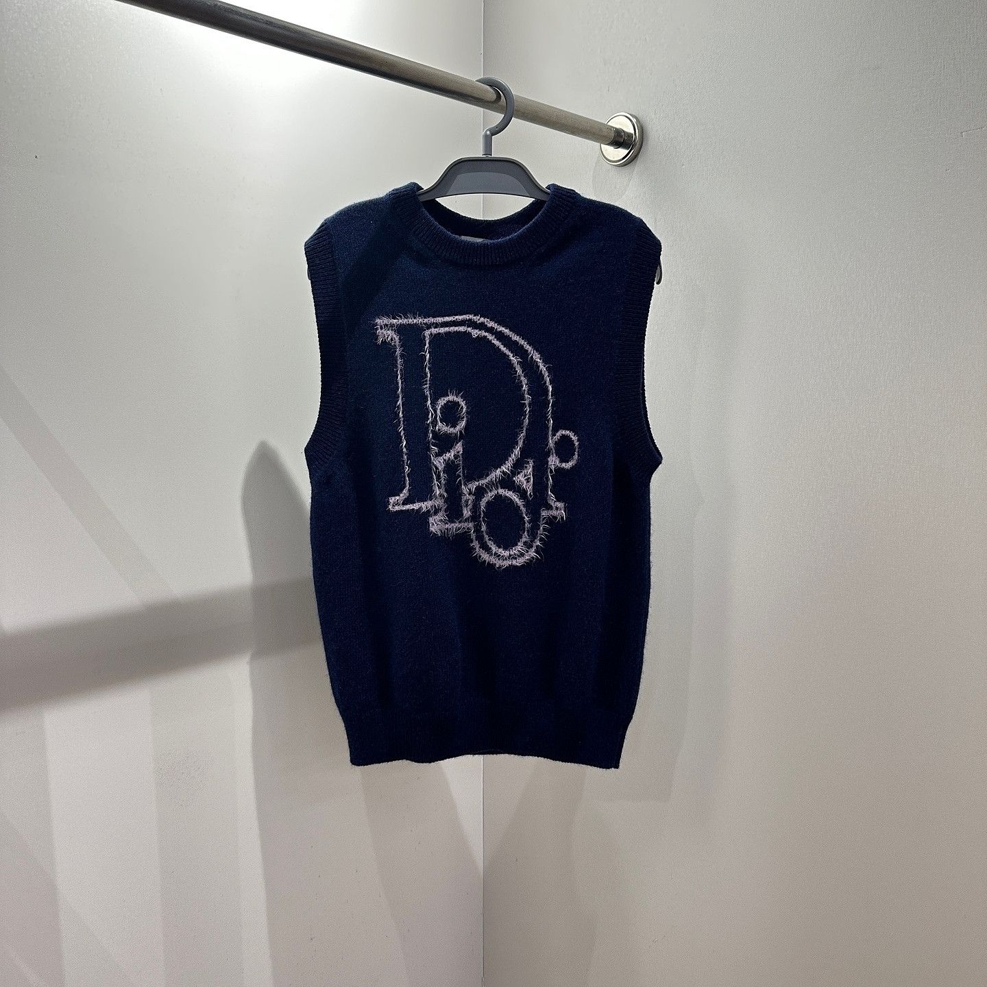 Dior Dior Letter Logo Sleeveless Knit Vest Size M Size US M / EU 48-50 / 2 - 1 Thumbnail