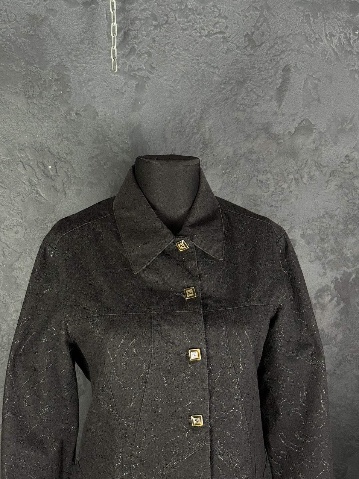 Vintage Versace Classic V2 Vintage 90s Women’s Black Jacket Size 46 Size L / US 10 / IT 46 - 3 Thumbnail