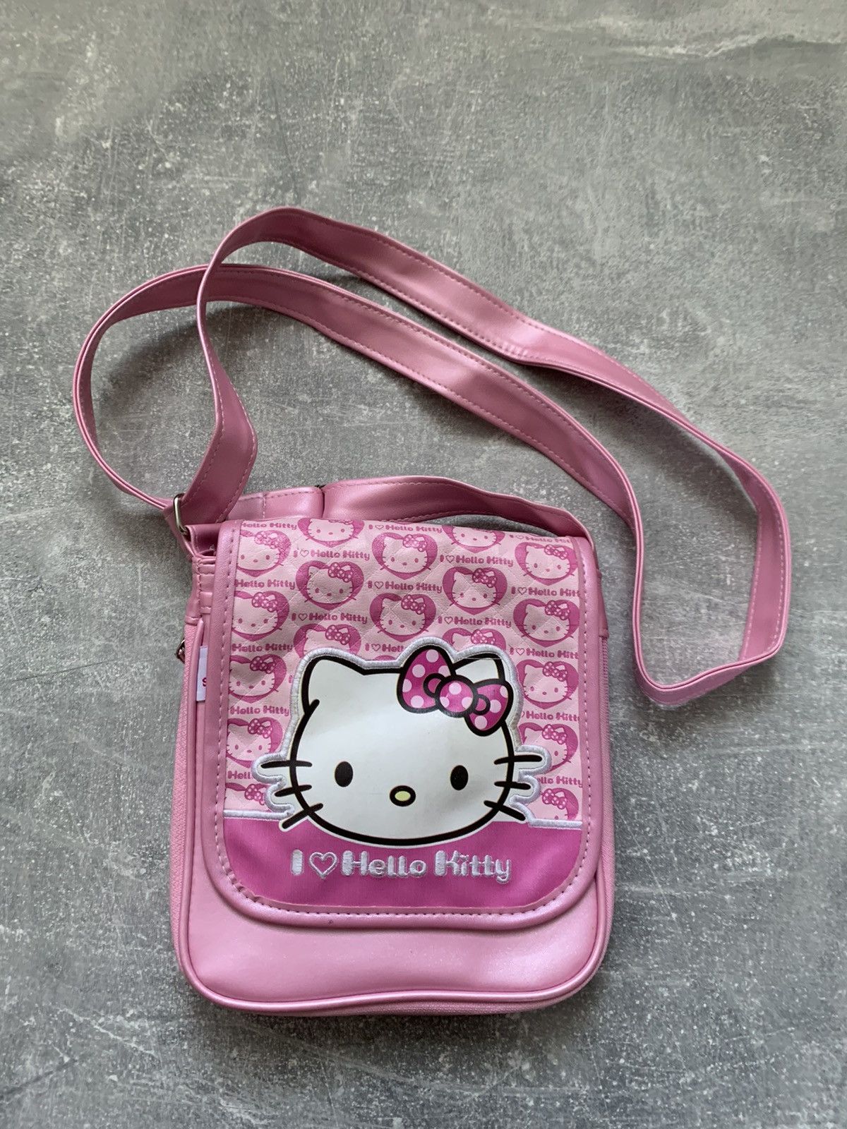 Anime × Japanese Brand SICK🔥Hello Kitty Crossbody Sling Bag Size ONE SIZE - 3 Thumbnail
