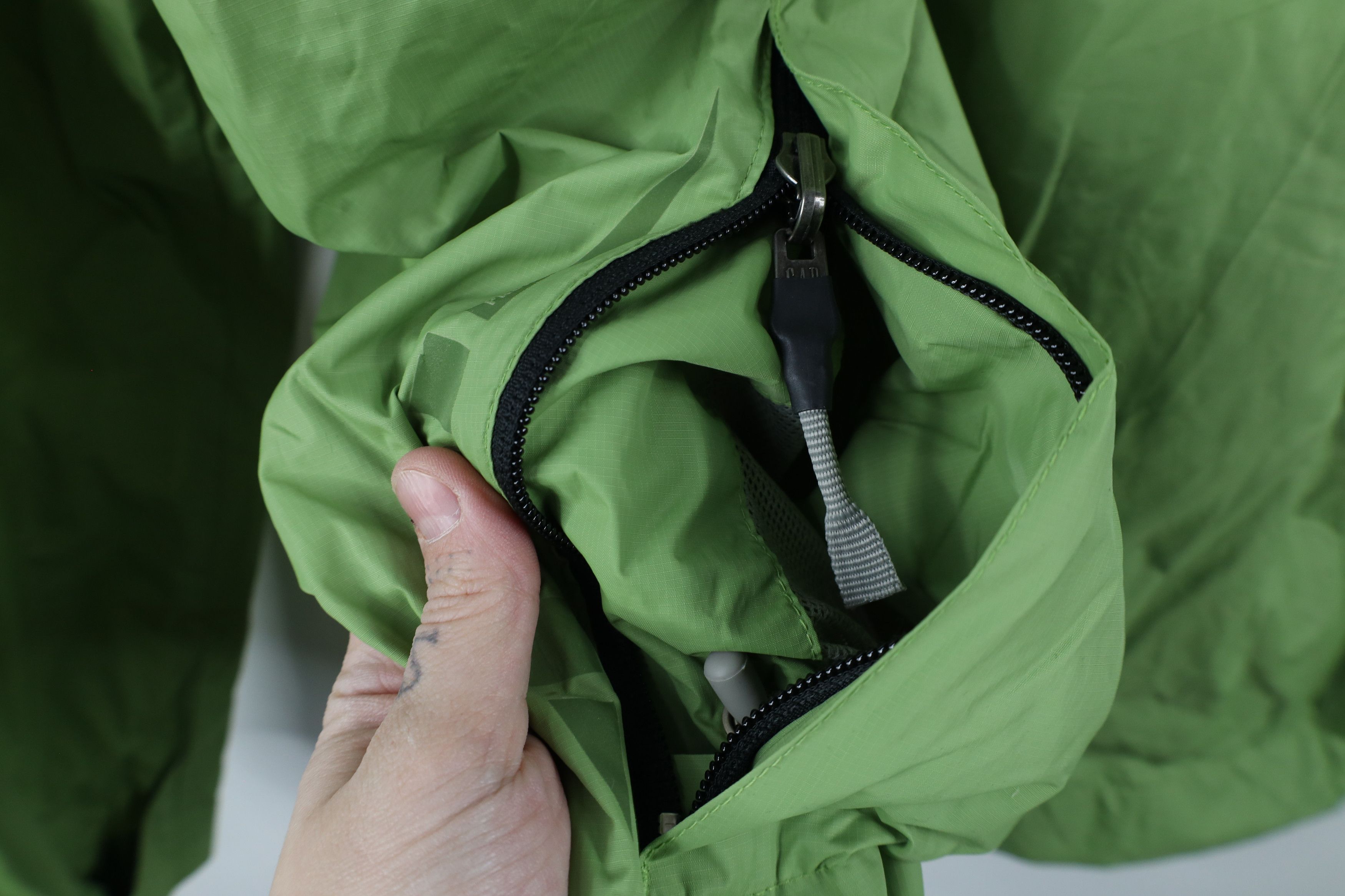 Gap × Vintage Vintage Y2K 2004 Gap Spell Reflective Packable Hooded Jacket Size US XXL / EU 58 / 5 - 6 Thumbnail