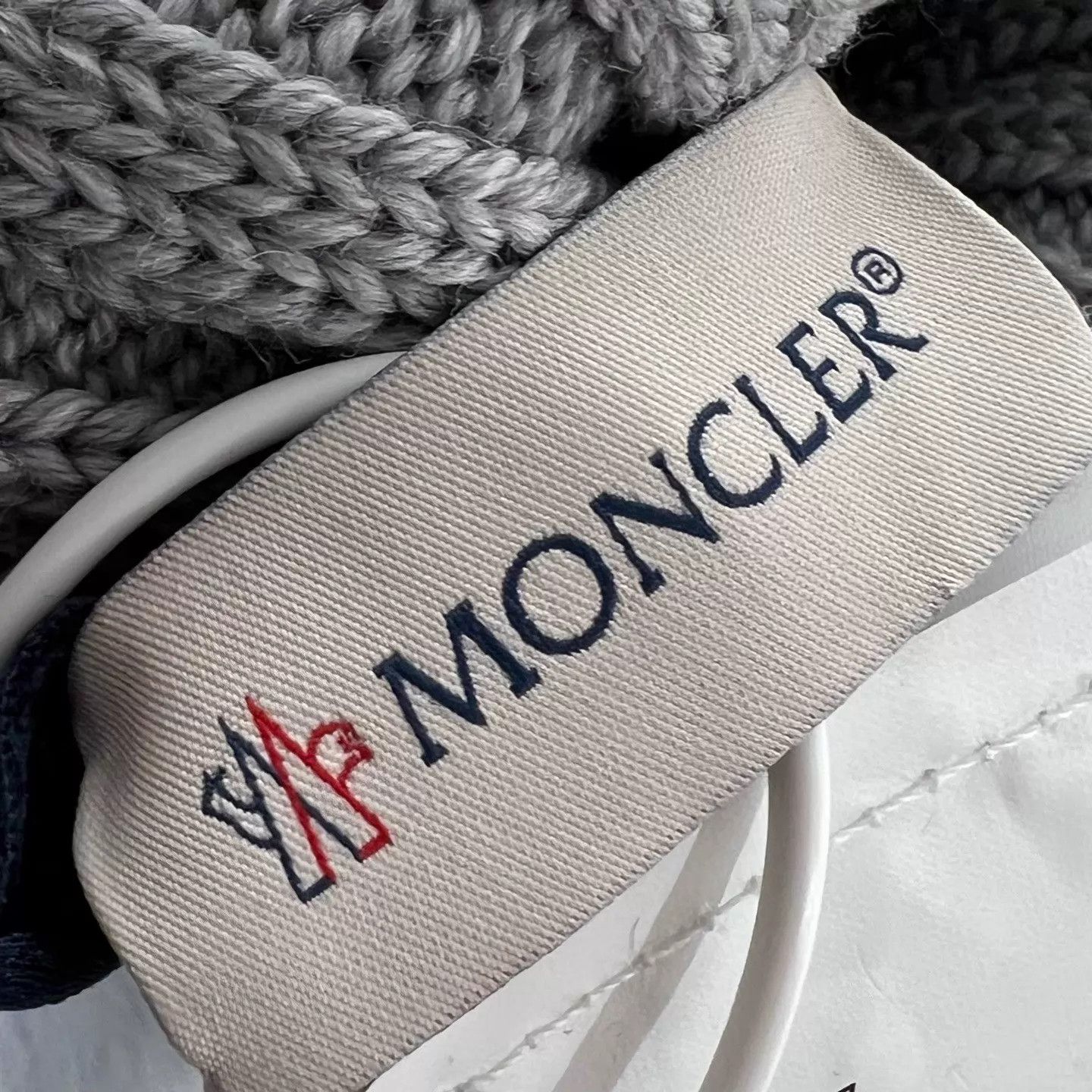 Moncler Moncler fox fur pom pom wool beanie women's gray Size ONE SIZE - 3 Thumbnail