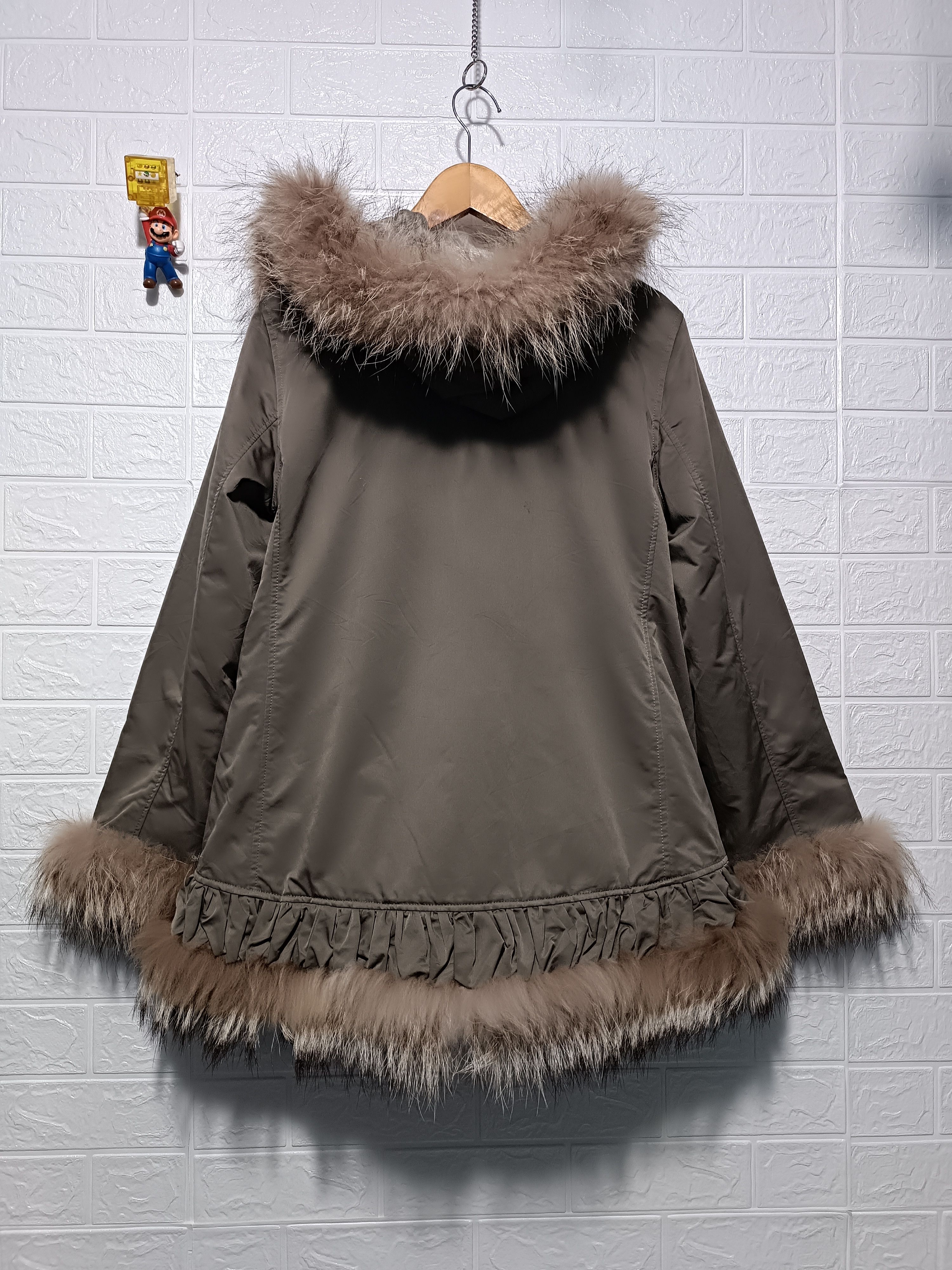 Japanese Brand Raccoon Fur Trim Parka Hoodie Down Jacket / Coat Size M / US 6-8 / IT 42-44 - 4 Thumbnail