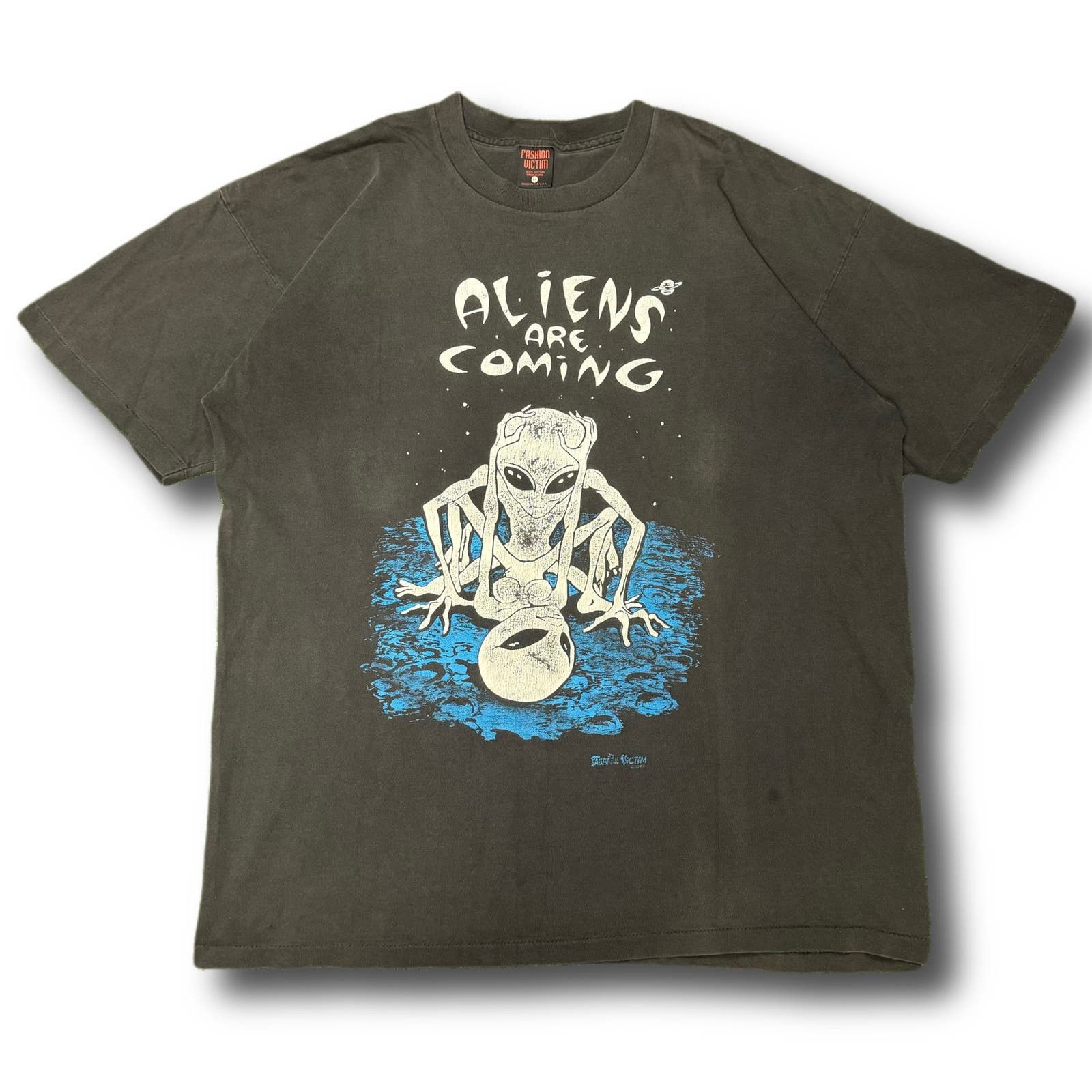 image of Fashion Victim 1991 Aliens Are Coming Parody Vintage T-Shirt in Black, Men's (Size XL)