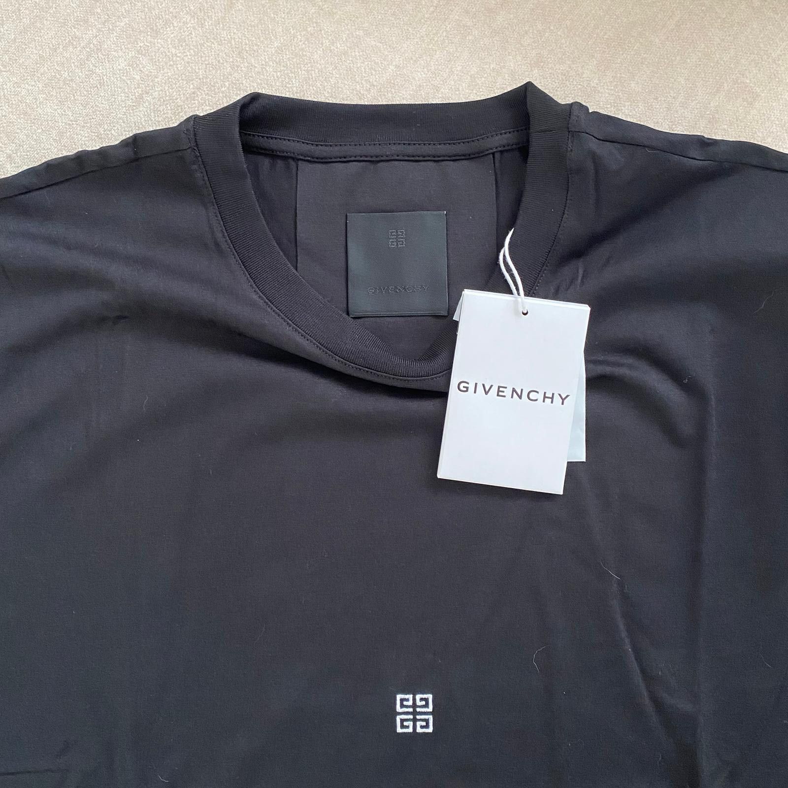 Givenchy Black Double Layered Sleeve Logo T-Shirt Size US L / EU 52-54 / 3 - 6 Thumbnail