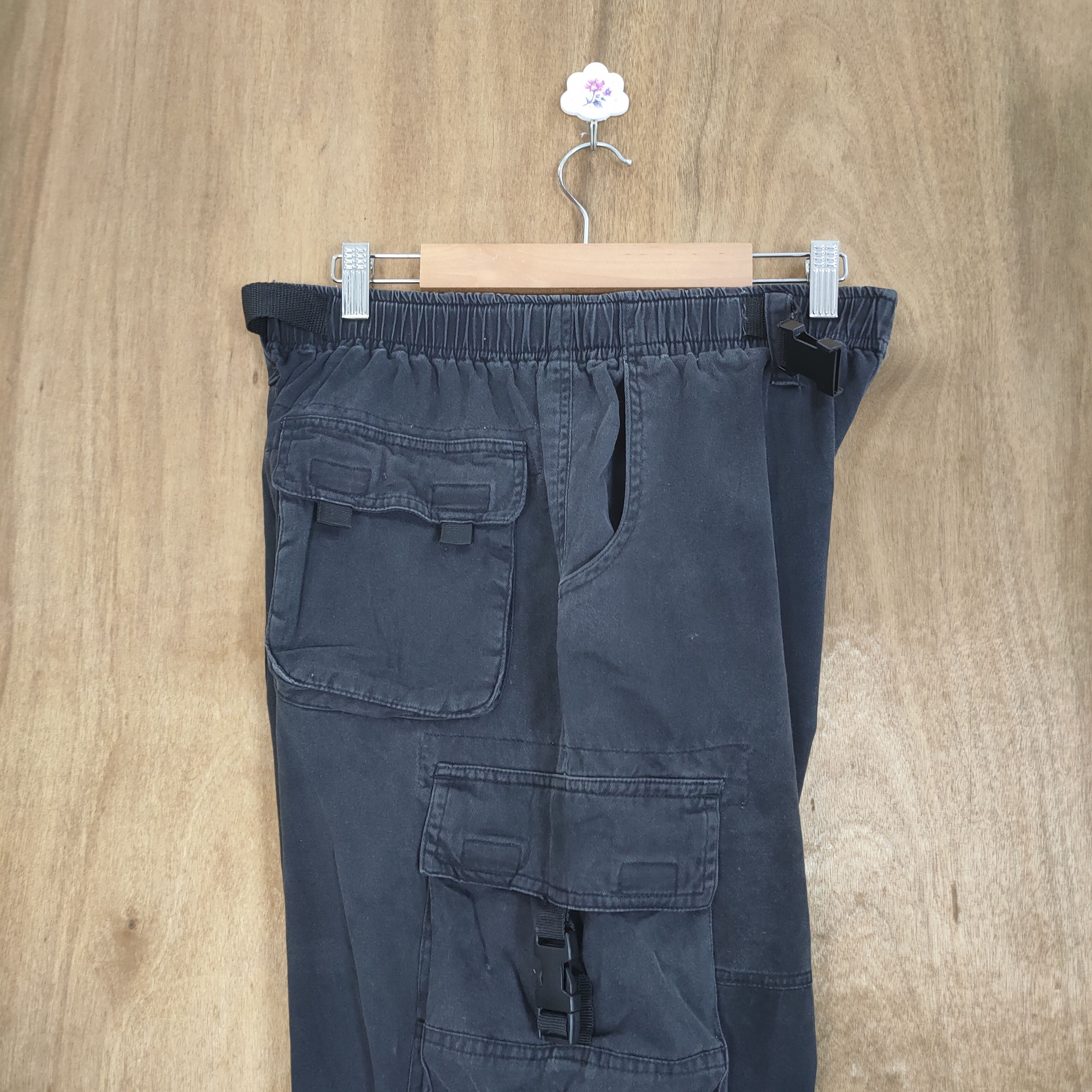Japanese Brand JAPANESE BRAND BLACK MULTIPOCKET CARGO PANTS Size US 30 / EU 46 - 12 Thumbnail