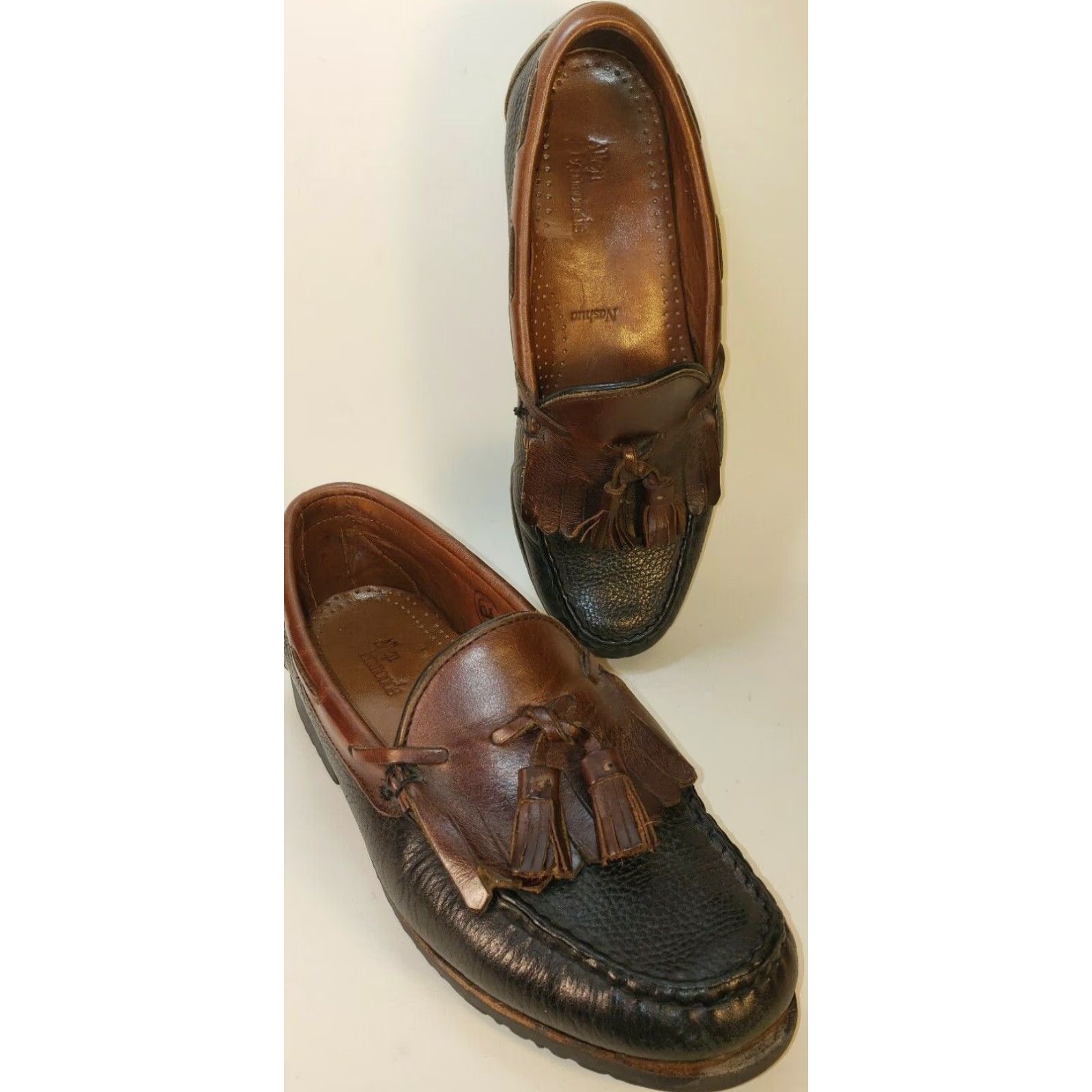 Allen Edmonds Allen Edmonds Nashau Loafer Men’s Size 8M Black/Brown Two-Tone Tassels & Kilt Two-Tone Leather Upper Leather Insole Vintage: No Mens Size US 8 / EU 41 - 2 Thumbnail