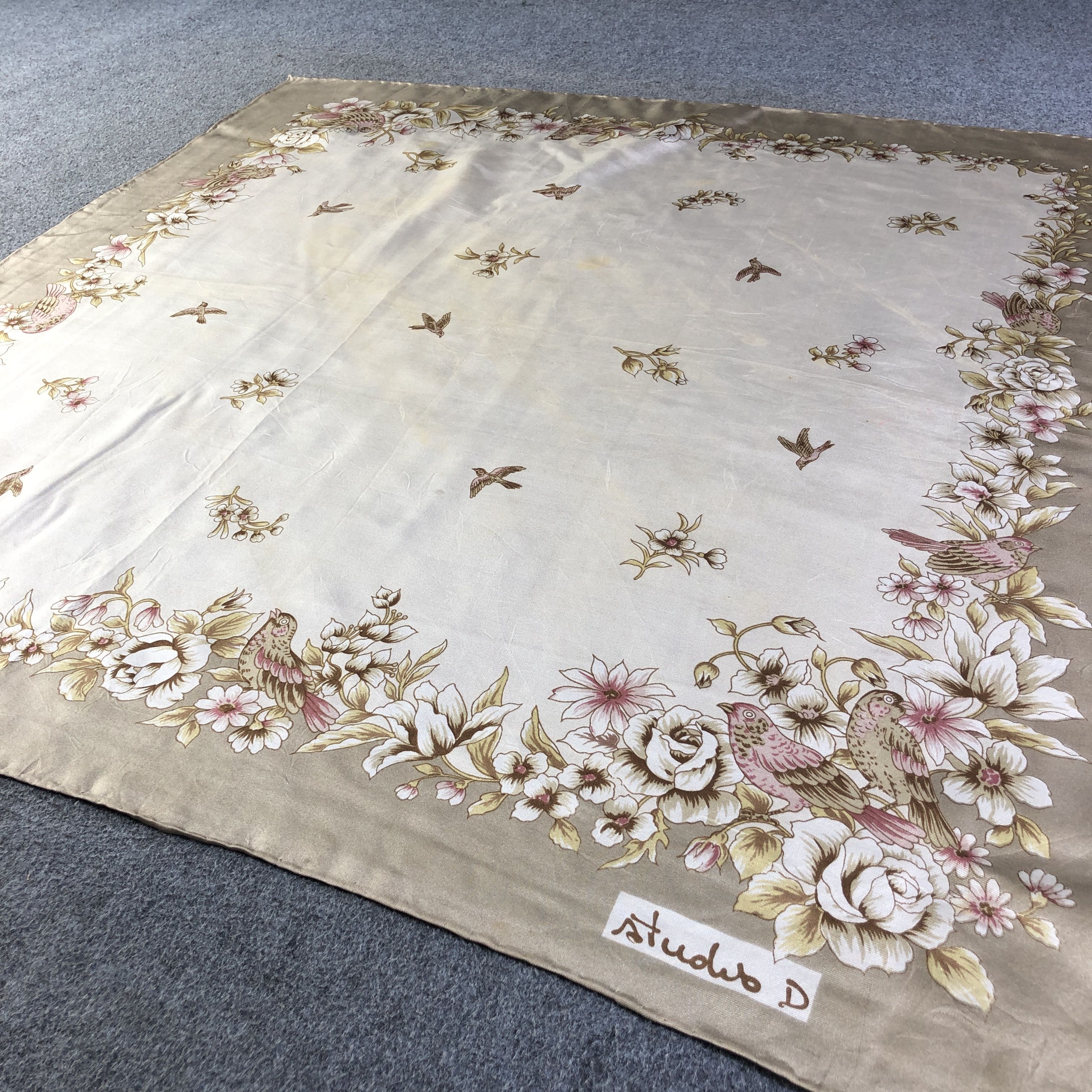 Japanese Brand Studio D Floral Hand Rolled Silk Scarf M1032 Size ONE SIZE - 3 Thumbnail