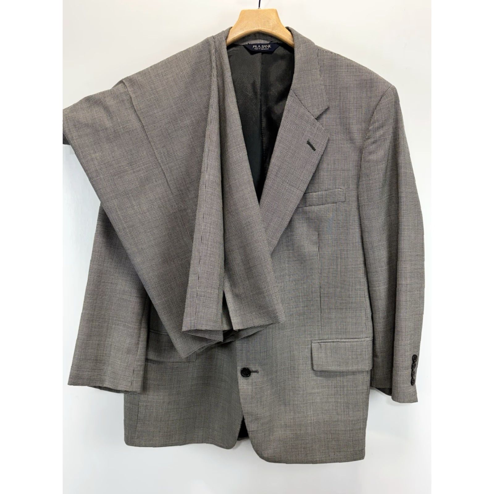 Jos. A. Bank VINTAGE Jos A Bank 2 Pc Suit Men’s 46R Jacket 40x27 Pants Black White Mini Houndstooth Mens Suit Jacket Set Regular Wool 2 Piece Size 46R - 2 Thumbnail