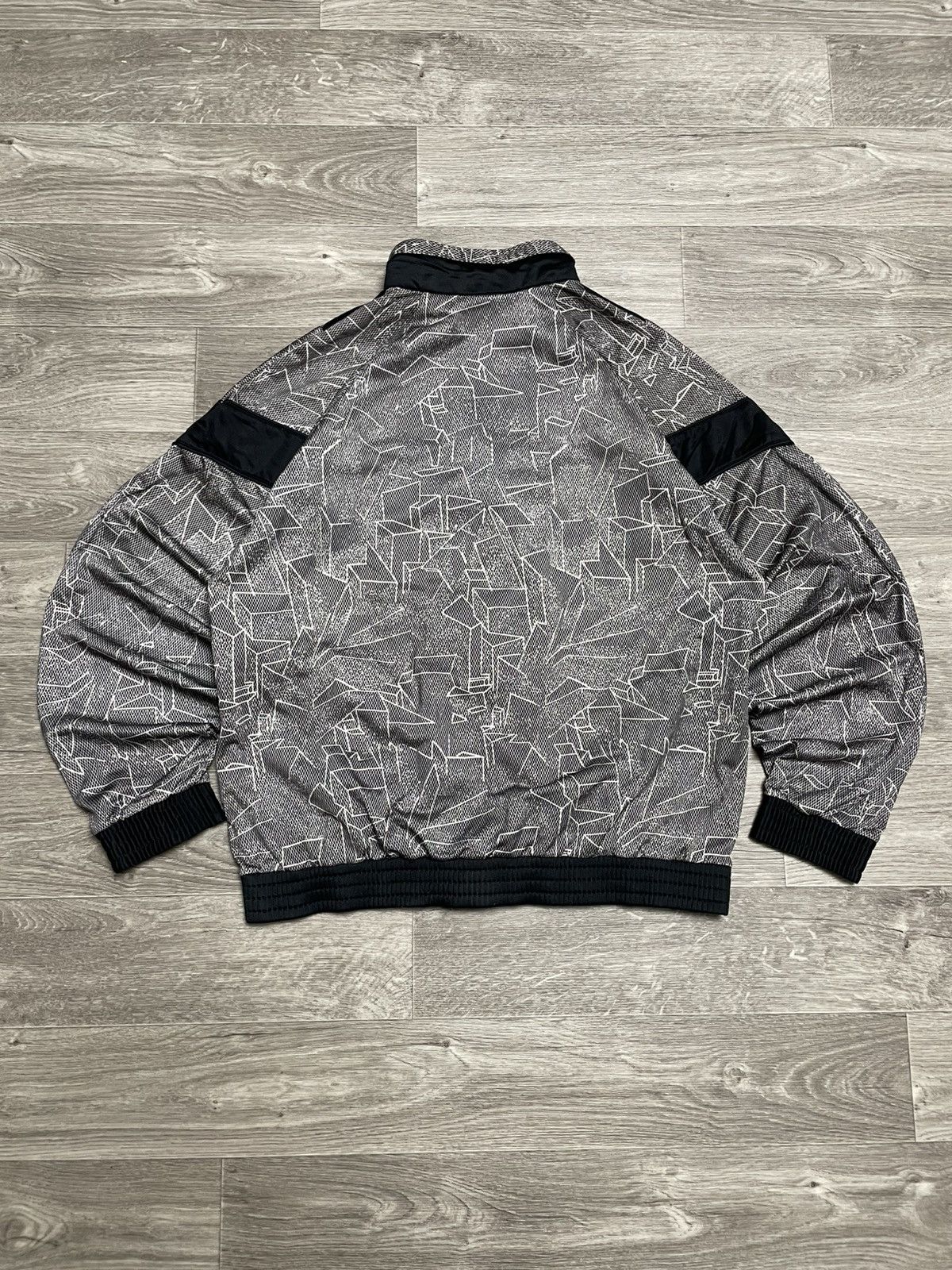 Umbro Vintage 90s Umbro Geometric Pattern Zip-Up Track Jacket Size US XL / EU 56 / 4 - 14 Thumbnail