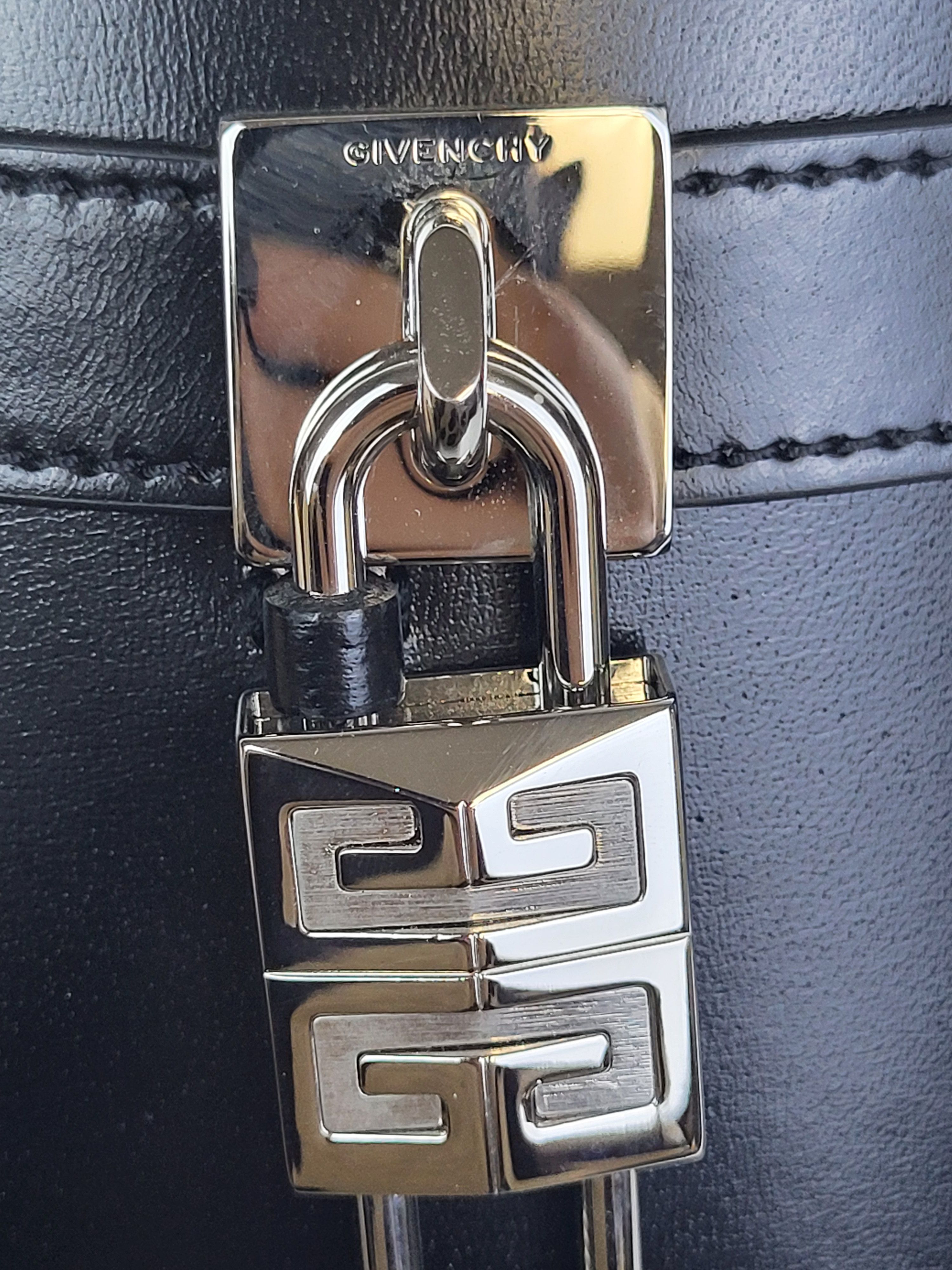 Givenchy GIVENCHY Shark Lock Bucket Bagin Box Leather Black Size ONE SIZE - 12 Thumbnail