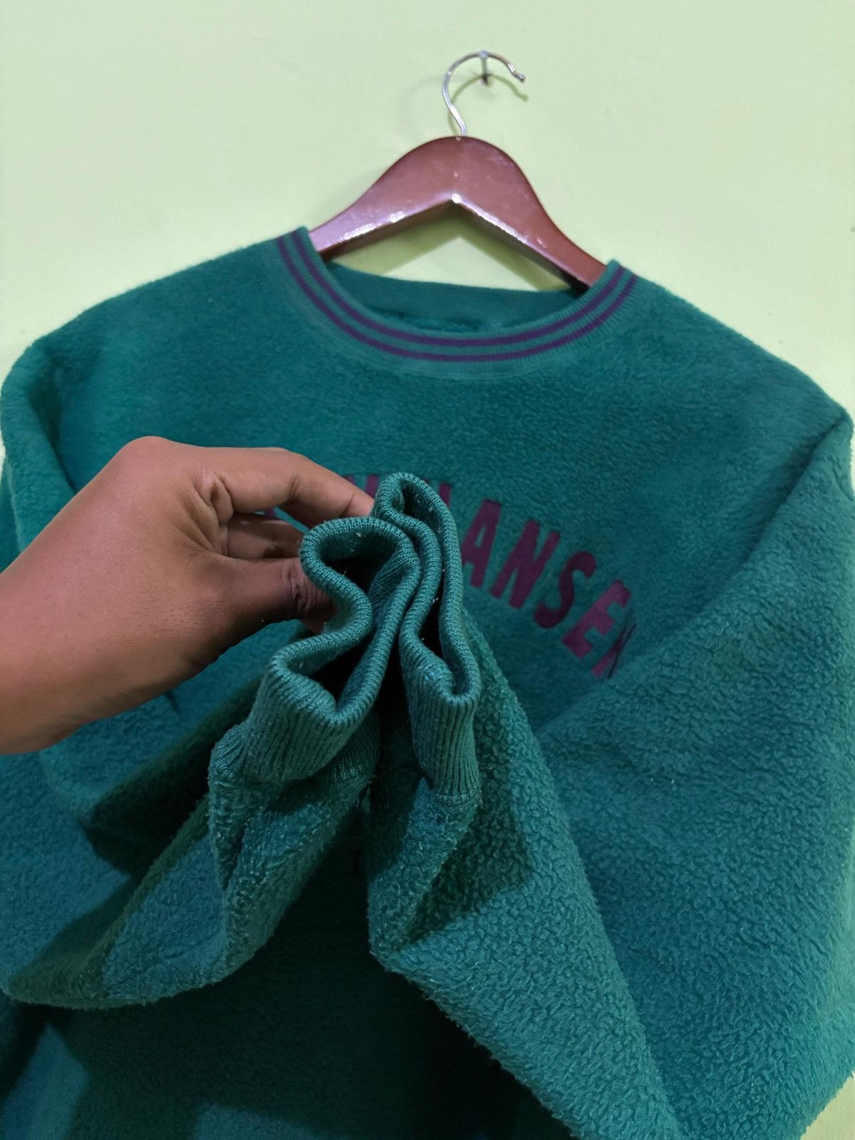 Helly Hansen Vintage Helly Hansen Pullover Jumper Sweatshirt Embroidered Size US M / EU 48-50 / 2 - 7 Thumbnail