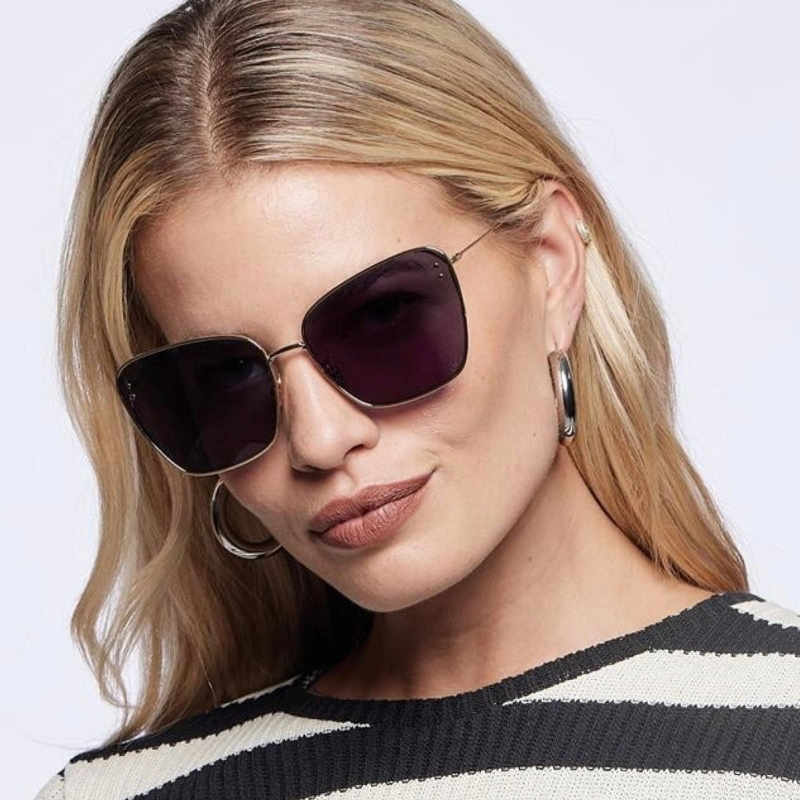 NEW!!! Miss Dior B2U H4BO sunglasses Authentic Retail 610$ NEW!!! Miss Dior B2U H4BO sunglasses Authentic... | Depop main image 3