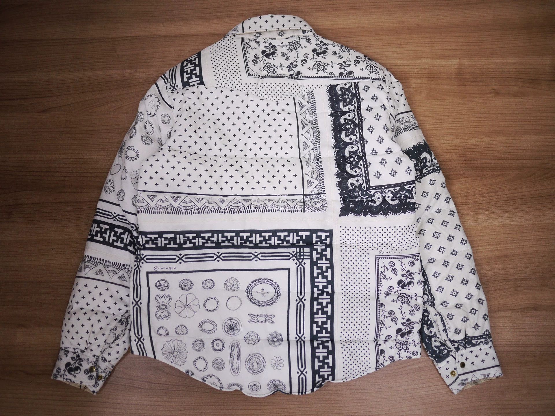 Visvim Visvim 18AW ICT Kerchief Down Jkt White Bandana 3 Size US L / EU 52-54 / 3 - 6 Thumbnail