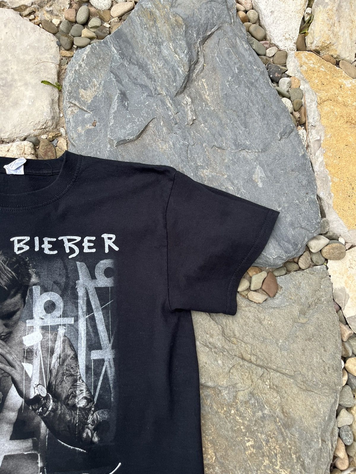 Band Tees × Justin Bieber × Vintage Justin Bieber purpose tour t-shirt y2k tee praying rare band Size US M / EU 48-50 / 2 - 4 Thumbnail
